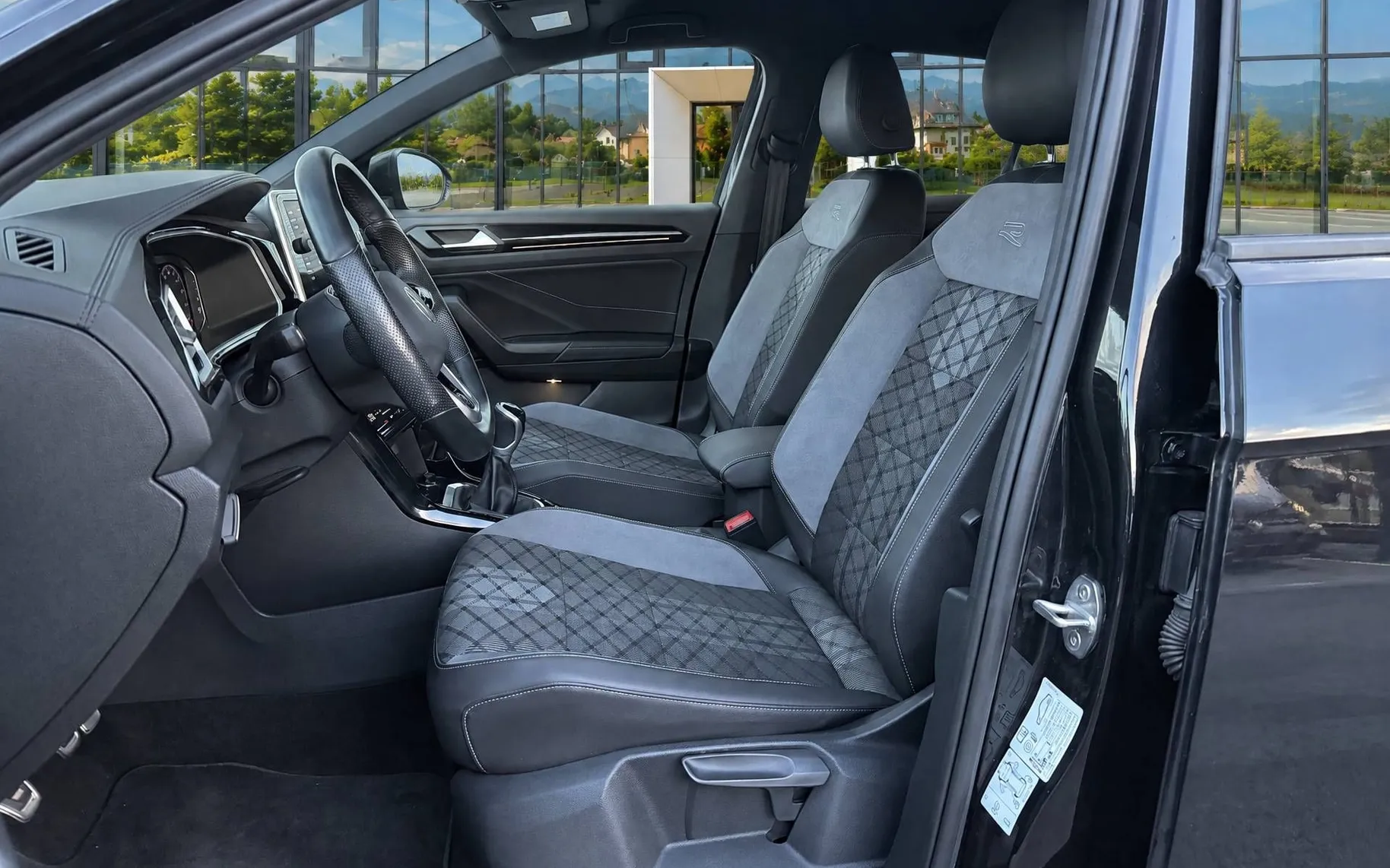 Zunanja slika - Volkswagen T-Roc - 1.0 TSI BMT R-Line-LED-ACC-PDC-Vzvratna kamera.... - 5
