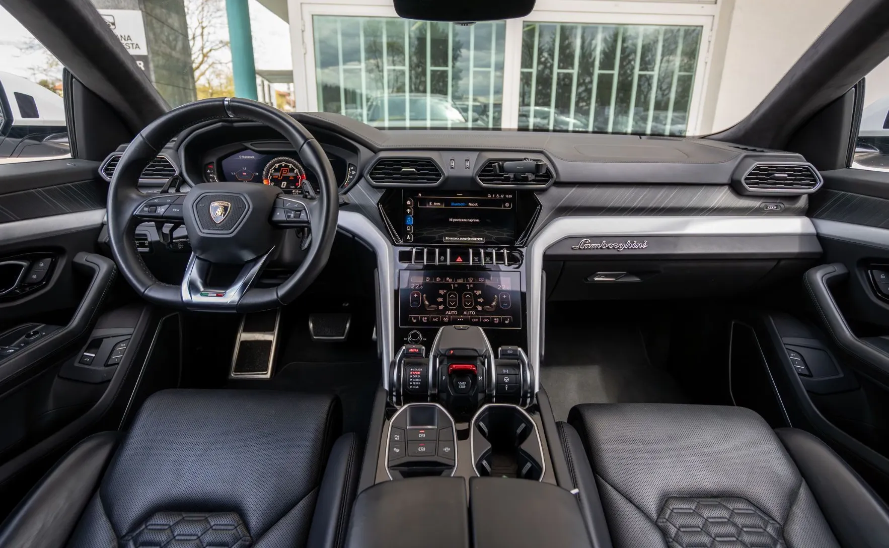 Zunanja slika - Lamborghini Urus - ADAS 360KAM HUD FULL ANIMA MASAŽA GAR-NOV 2026 - 9