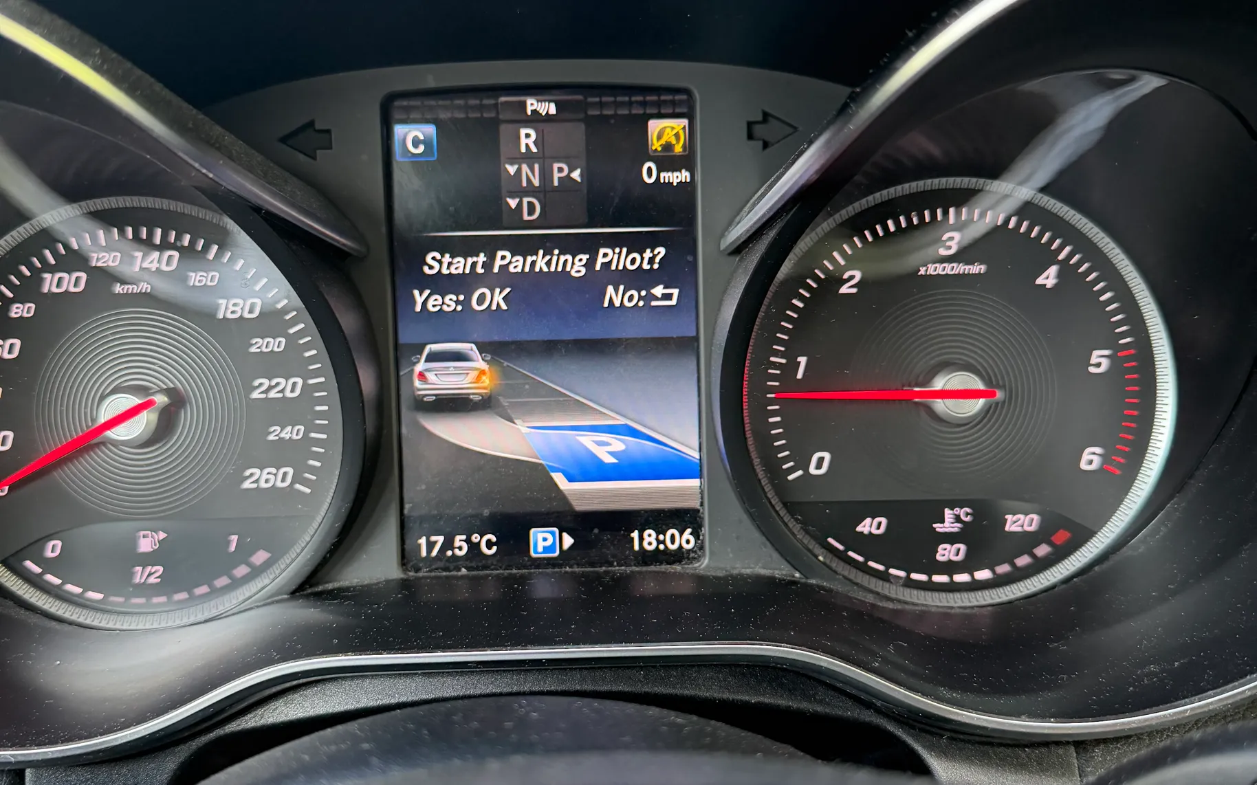 Notranja slika - Mercedes-Benz C-Razred - C 200 d Avt. - 6