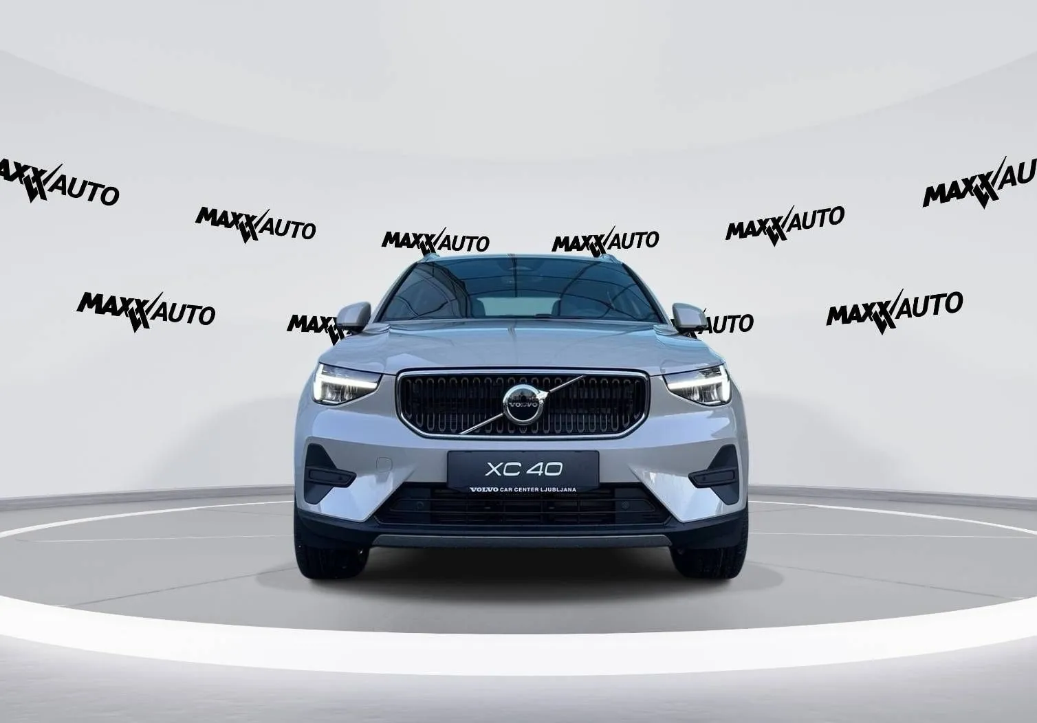 Zunanja slika - Volvo XC40 - B3 P Core AT DCT 3 leta garancije + 3 servisi... - 2