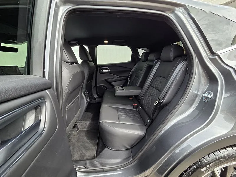 Zunanja slika - Nissan Qashqai - Tekna 1.3 DIG-T 158 X-Tronic+paket COLD - 12