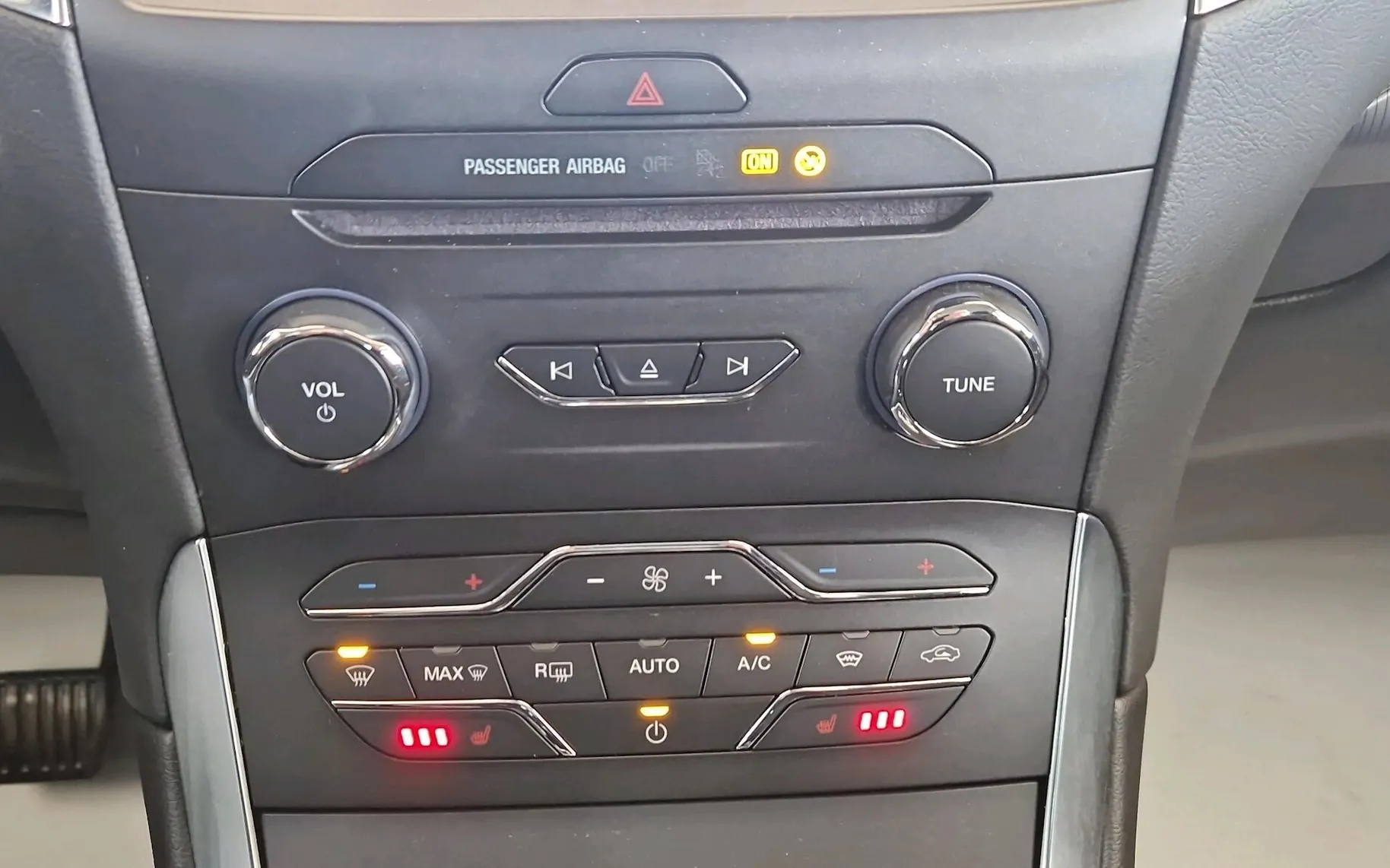 Zunanja slika - Ford S-MAX - 2.0 EcoBlue Titanium Aut.8-NAVI-DAB-KEYLESS-KAMERA - 16