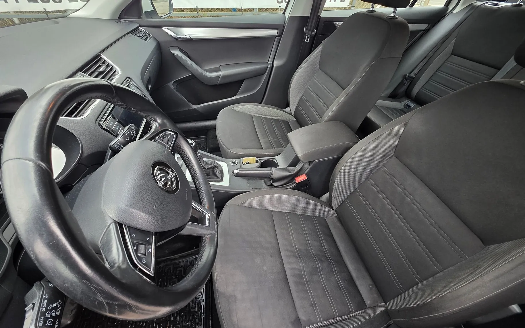 Zunanja slika - Škoda Octavia - 1.6 TDI STYLE ALU PLATIŠČA-MF-ZALSON-SLOVENSKA - 12