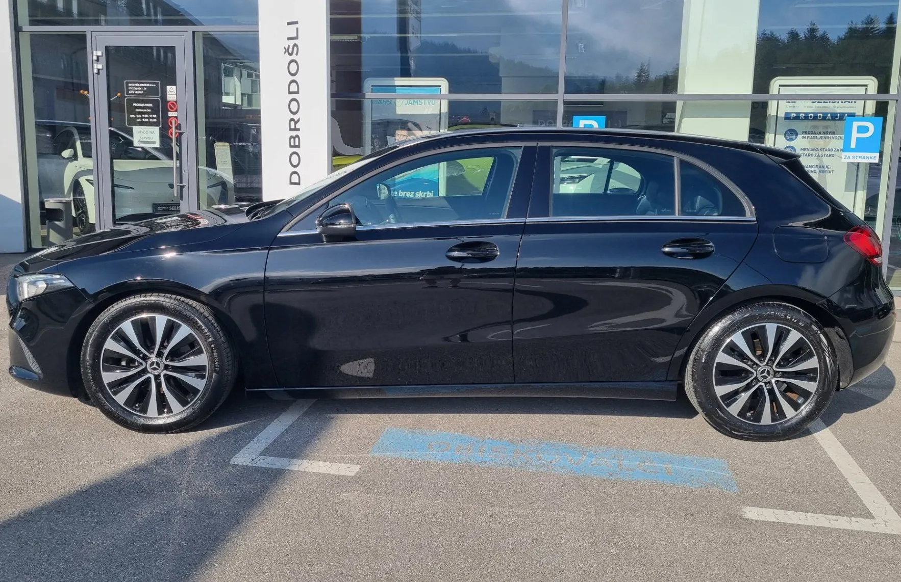 Zunanja slika - Mercedes-Benz A-Razred - A160 KAMERA-DAB-TEMPOMAT...  ODLIČNO OHRANJEN - 4