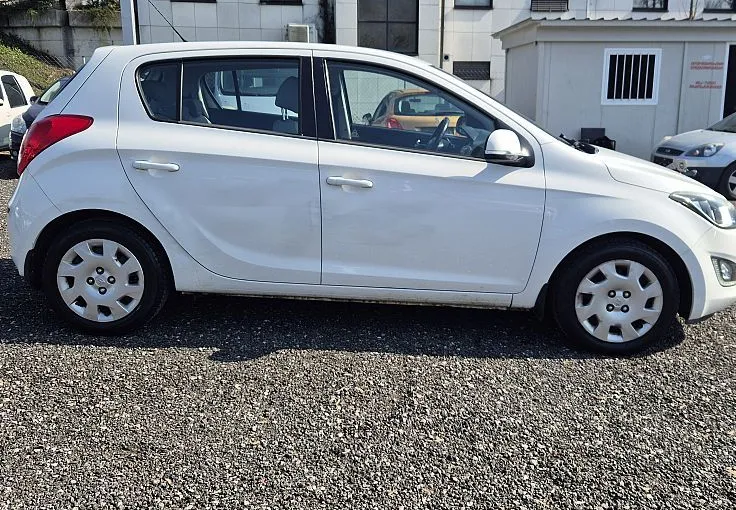 Zunanja slika - Hyundai i20 - 1.2 + 94.000km + 1.Lasntik + BREZ POLOGA - 4