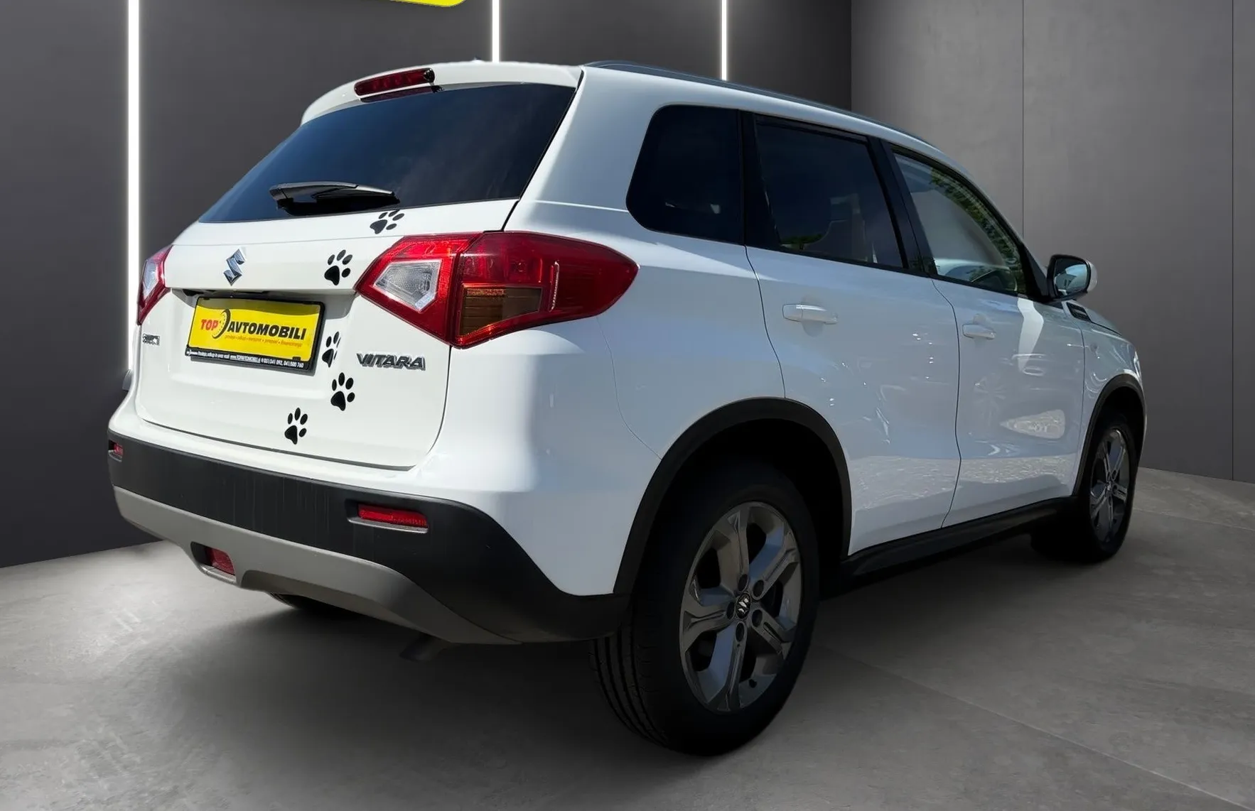 Zunanja slika - Suzuki Vitara - 1.6 TD NAVI PDC TEMPOMAT KAMERA BREZ POLOGA TOP - 7