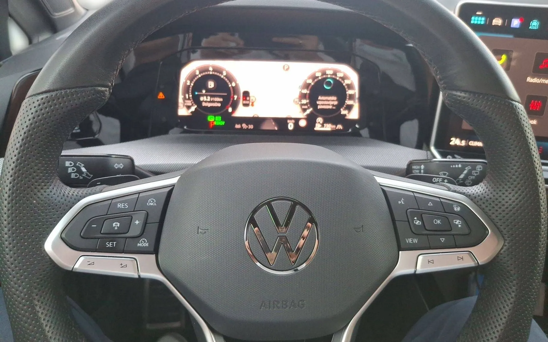 Notranja slika - Volkswagen Golf Variant - 1.5 eTSI 4Joy DSG - 12