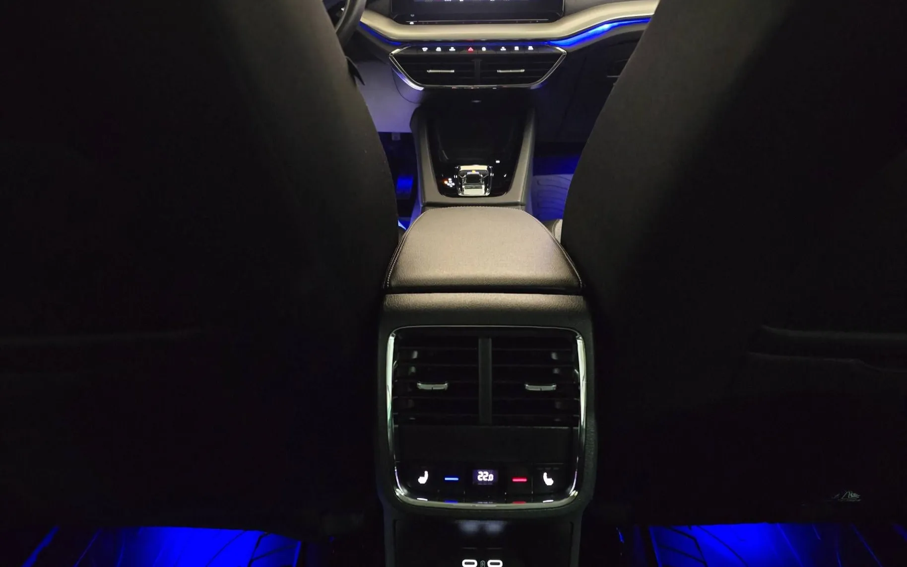 Notranja slika - Škoda Octavia - Combi 2.0 TDI Style DSG - Matrix.HUD.Webasto.asist - 12