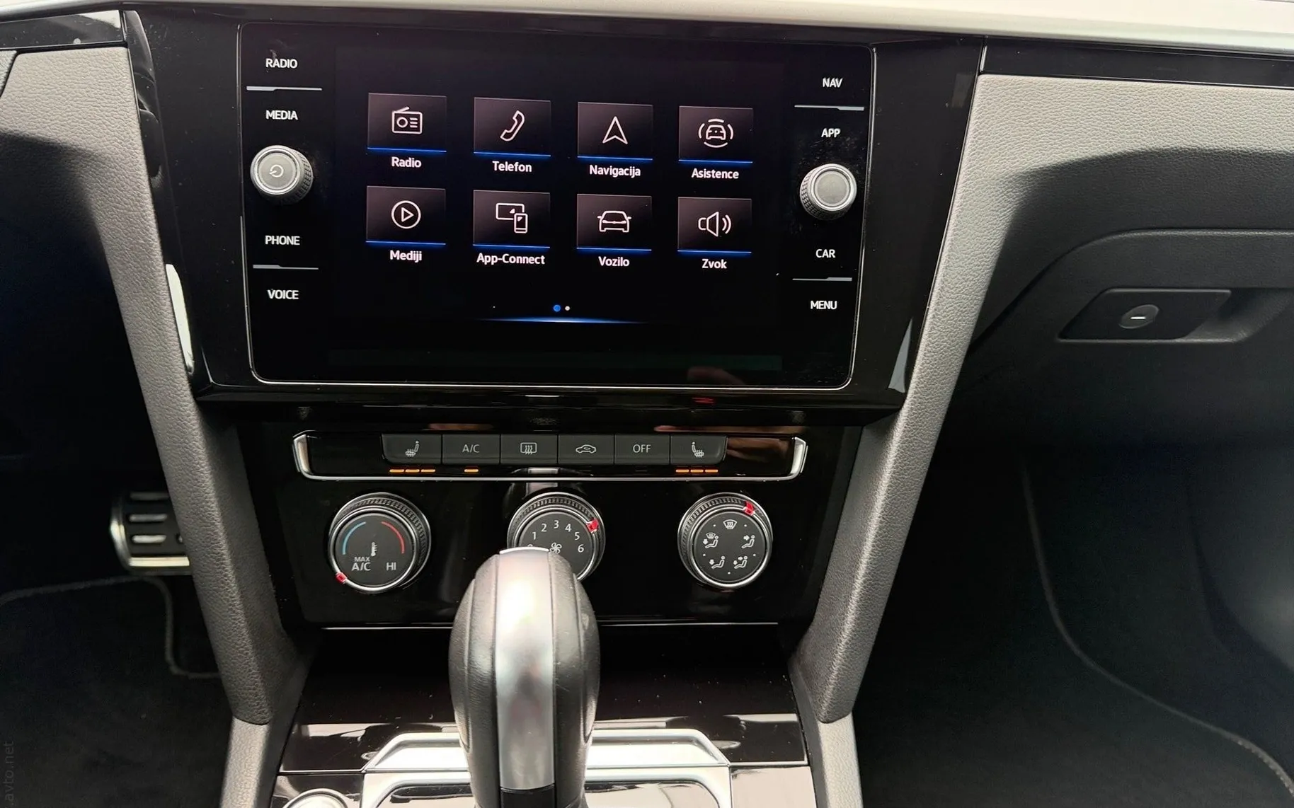Notranja slika - Volkswagen Arteon - 2.0 TDI BMT R-Line DSG-Masaža-Vl.Kljuka-ACC-PDC... - 12