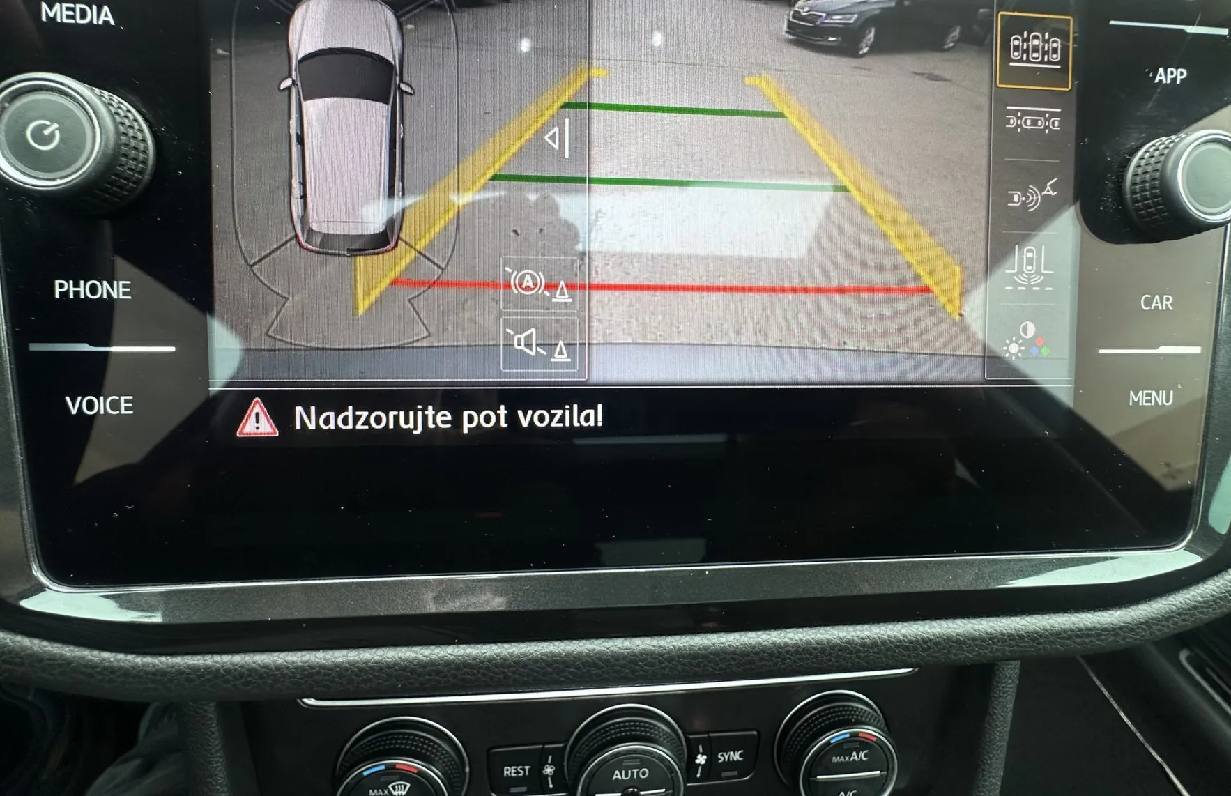 Zunanja slika - Volkswagen Tiguan - 1.5 TSI ACT BMT R-Line DSG.Highline 110kW.KAMERA - 12