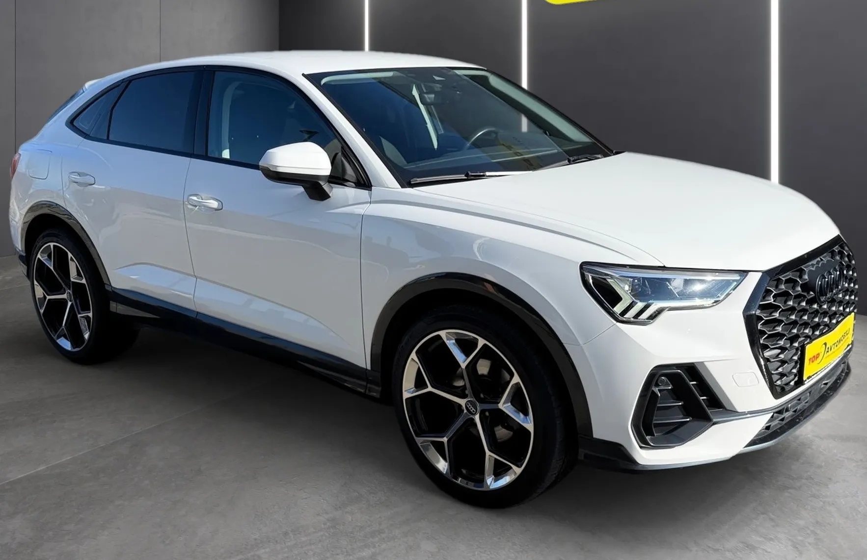 Zunanja slika - Audi Q3 - Sportback 35 TDI MATRIX LINE ASSIST PDC NAVI TEMPOMAT - 10