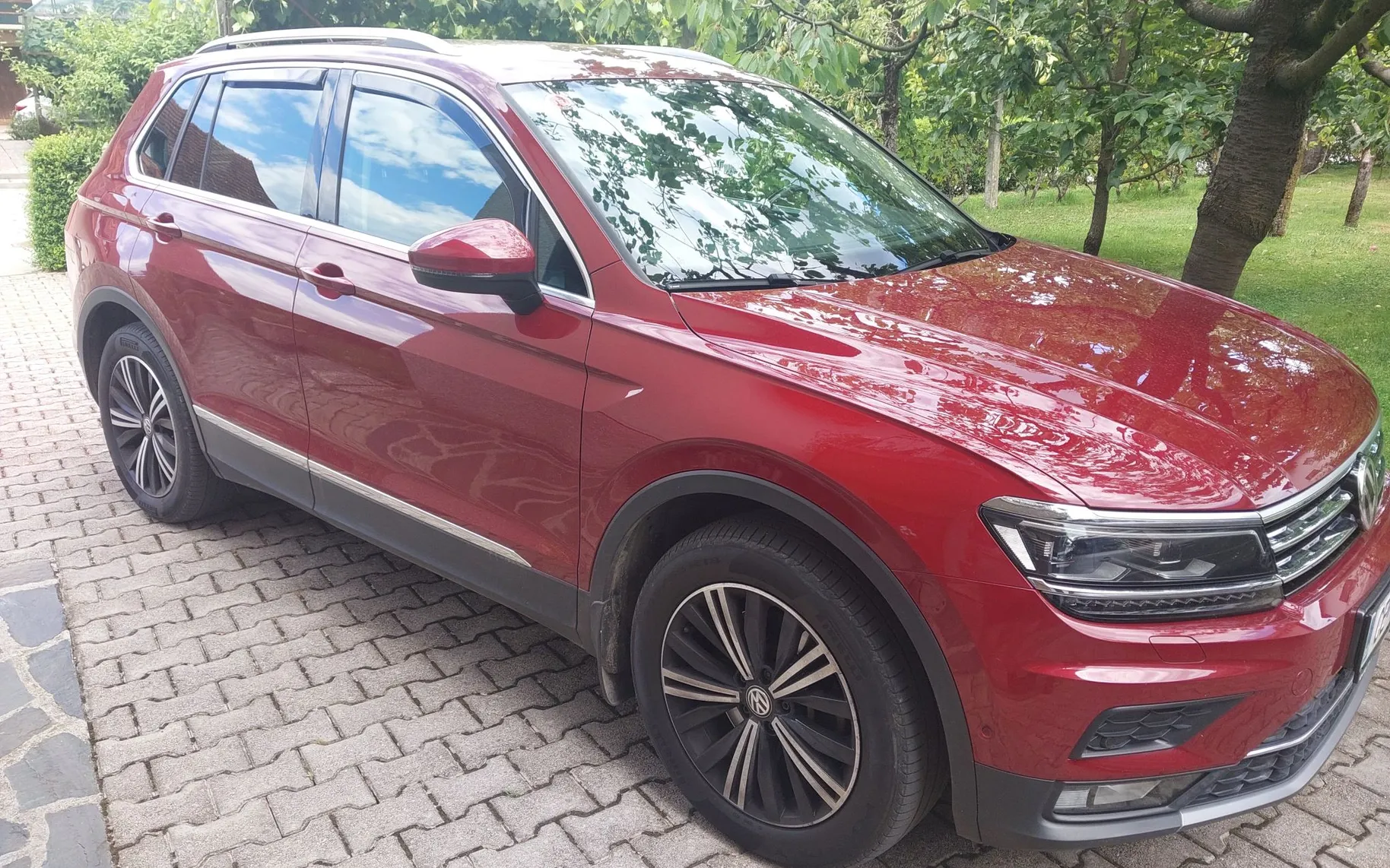 Zunanja slika - Volkswagen Tiguan - 4motion 2,0 TDI BMT Highline DSG - 1