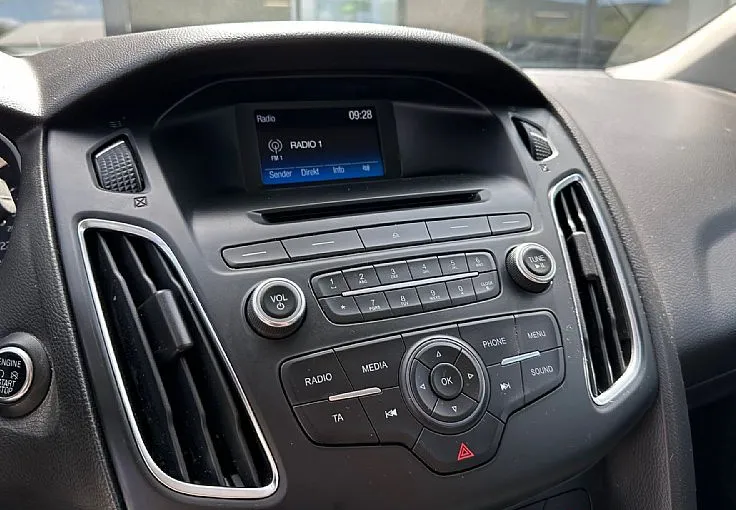 Zunanja slika - Ford Focus - 1.0 EcoBoost°°1.Lastnik°°SLO poreklo - 9