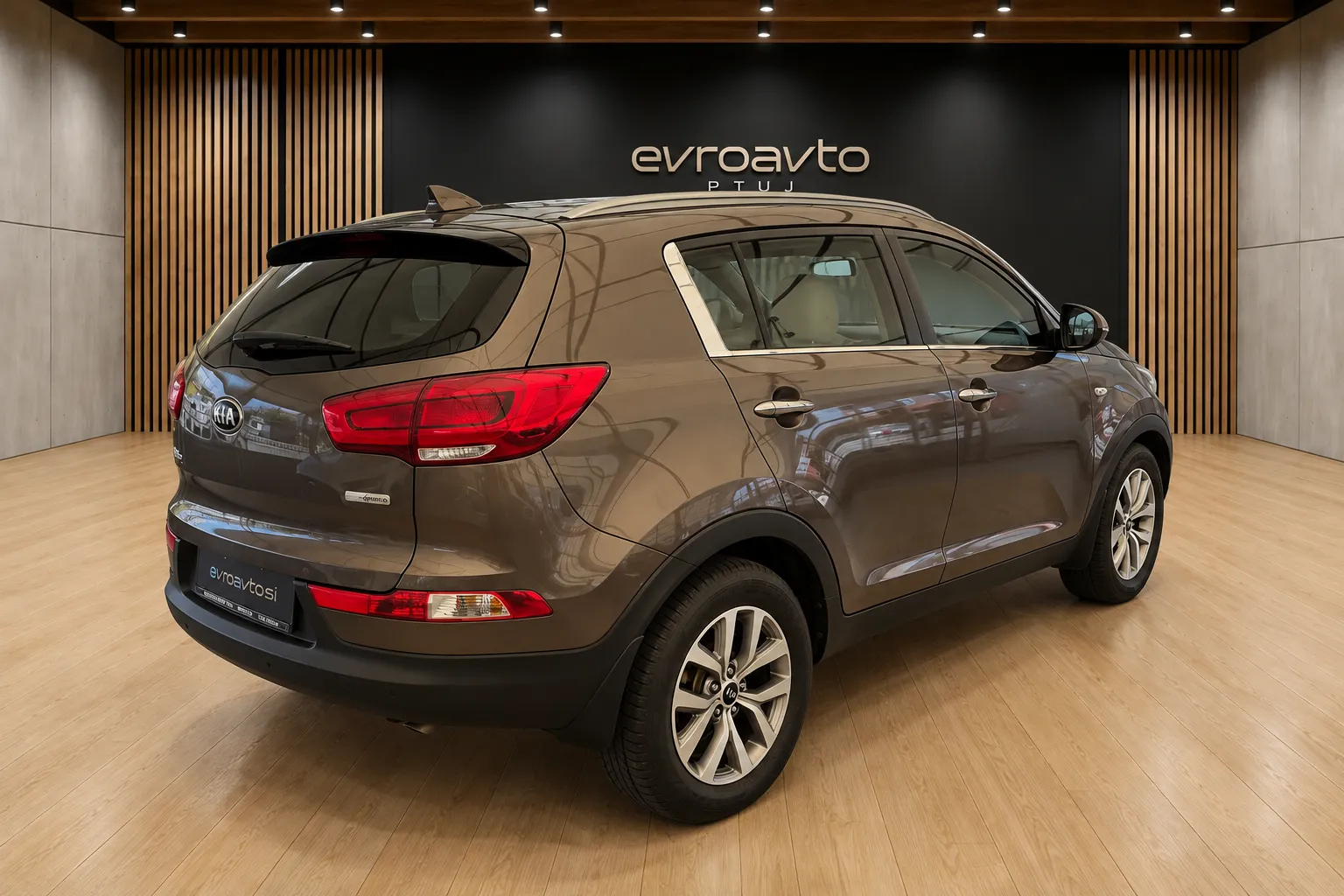 Zunanja slika - KIA Sportage - 2WD 1.7 CRDi Brez pologa do 7 let-Slov.poreklo - 4