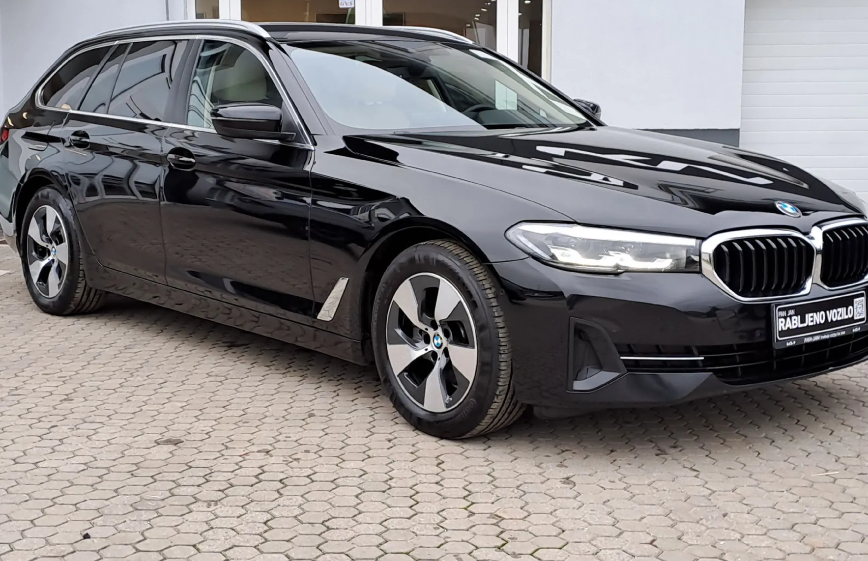 Zunanja slika - BMW Serija 5 - Touring: 520d  AT - 2
