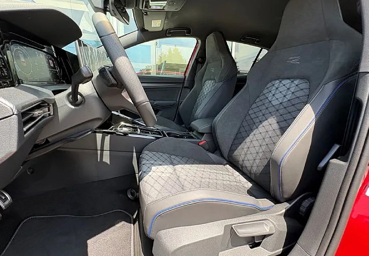 Zunanja slika - Volkswagen Golf - 1.5 eTSI BMT 4Joy DSG - 5
