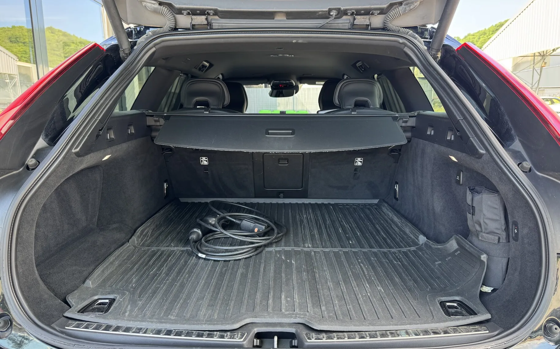 Zunanja slika - Volvo V90 - T8 TWIN ENGINE 2.0T AUT AWD R-DESIGN PRIKLJ.HIBRI - 11