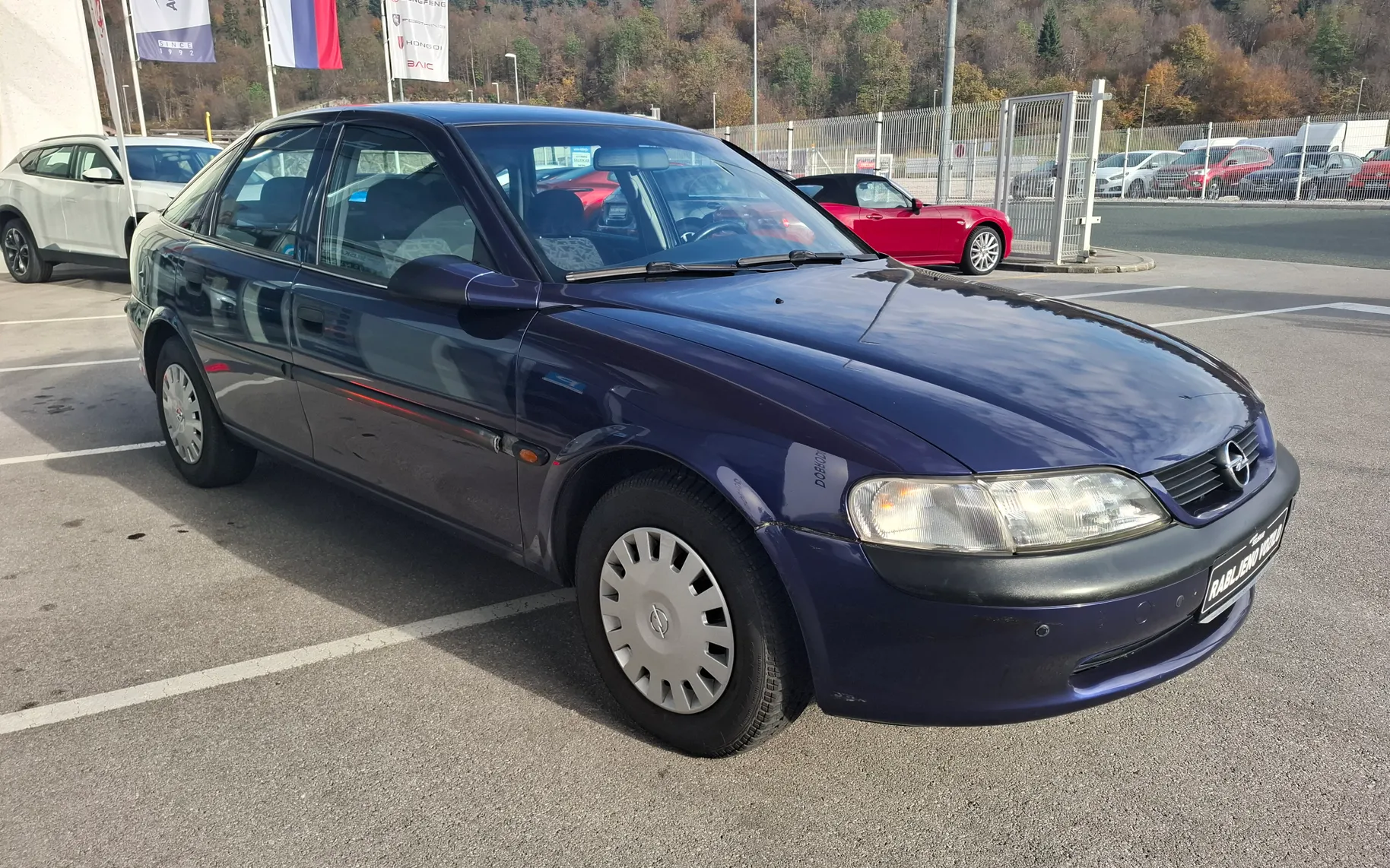 Zunanja slika - Opel Vectra - 1.6i 16V - SLOVENSKO POREKLO + ODLIČNO OHRANJEN - 3
