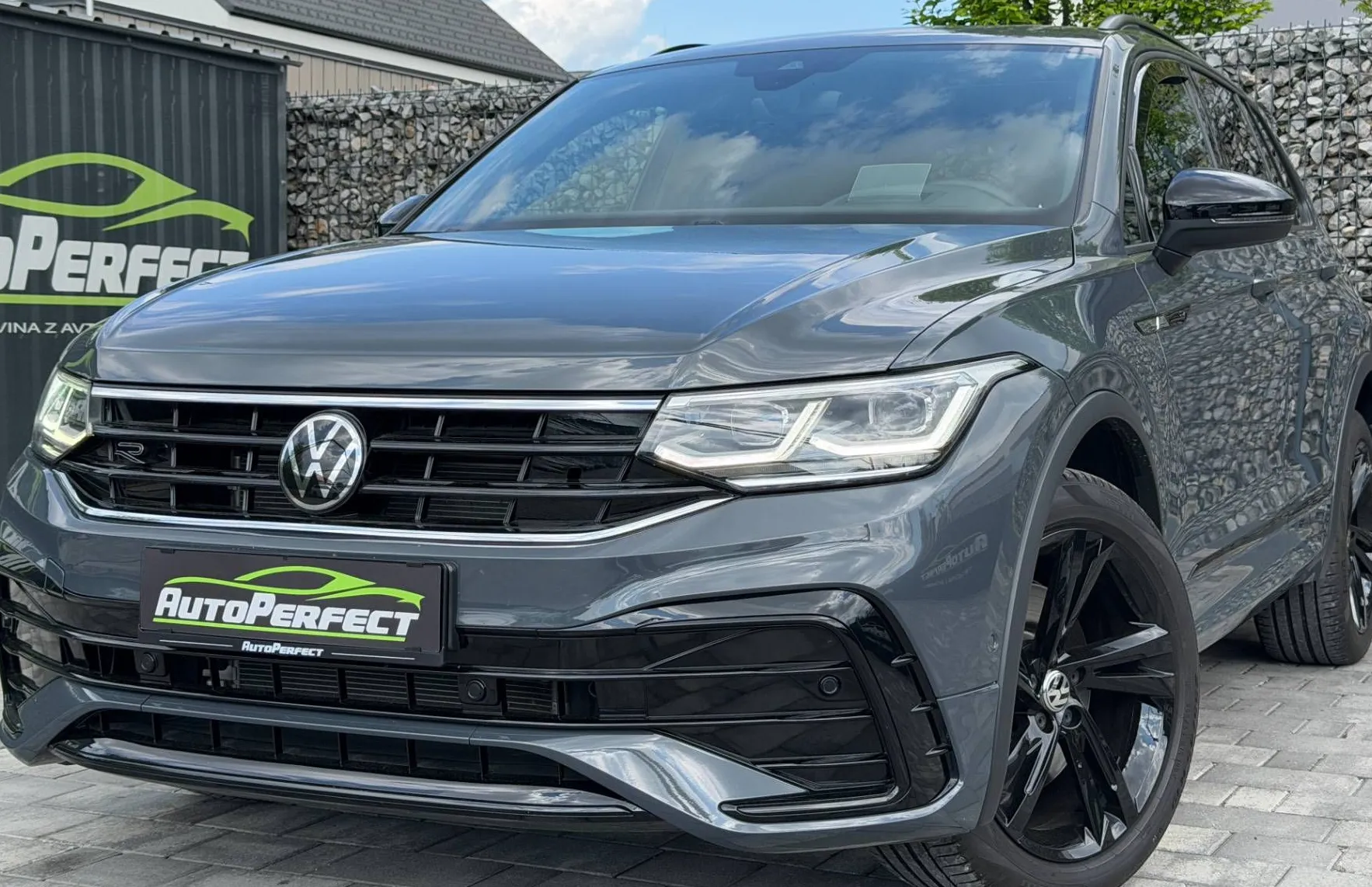 Zunanja slika - Volkswagen Tiguan - 2.0 TSI 4M R-Line DSG |HUD|KAM|PANO|IQ LIGHT|... - 3