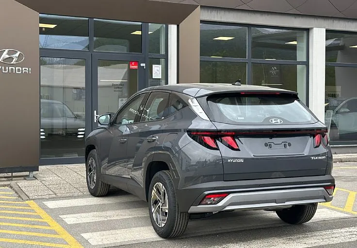Zunanja slika - Hyundai Tucson - 1.6T T-GDI°°Kamera°°Senzorji°°Navi°°Zimske pnevmat - 3