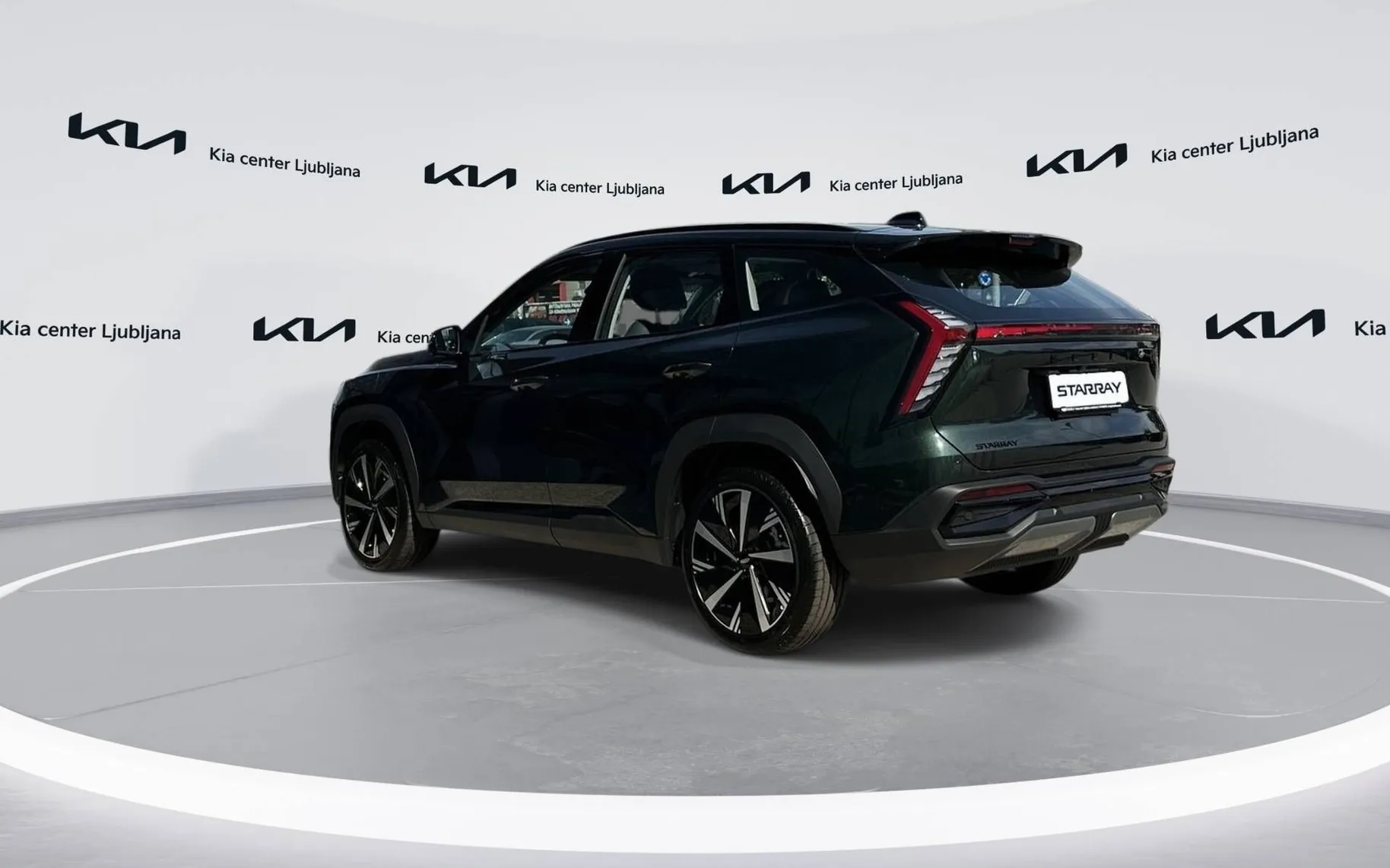 Notranja slika - Geely StarRay - 2.0 TD 8A T AWD GF+ - 7
