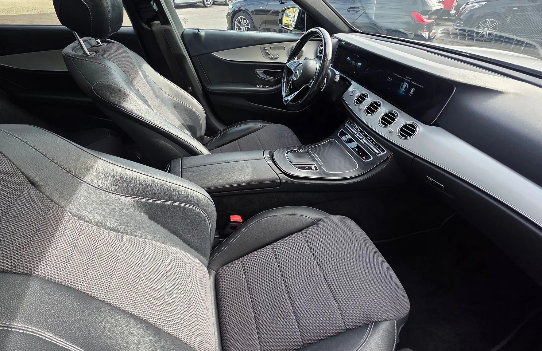 Zunanja slika - Mercedes-Benz E-Razred - E 220 d 4MATIC AMG AVT. LED-VIRTUAL-KAMERA-MEMORY - 12