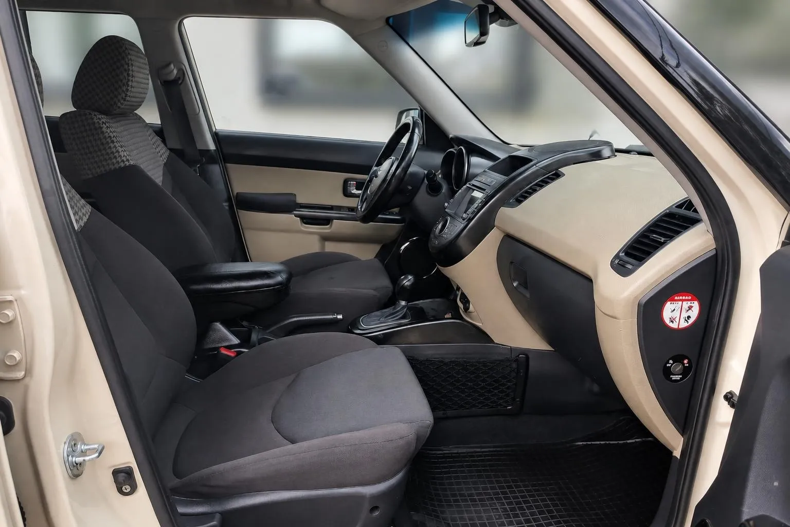 Notranja slika - KIA Soul - 1.6 CRDi-Avt.SLOV.POREKLO-1 LASTNIK-KAMERA-M 2014 - 11