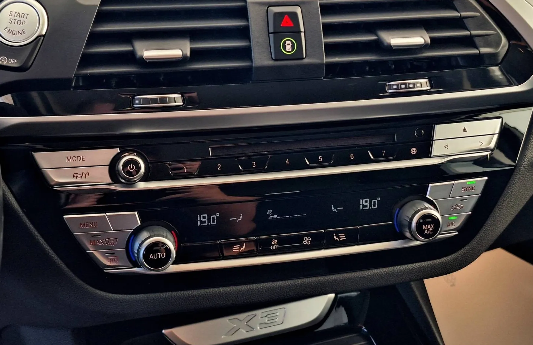 Zunanja slika - BMW X3 - serija : xDrive 20d xLine •ADAPTIVE LED•PDC•ALU•NAVI• - 14