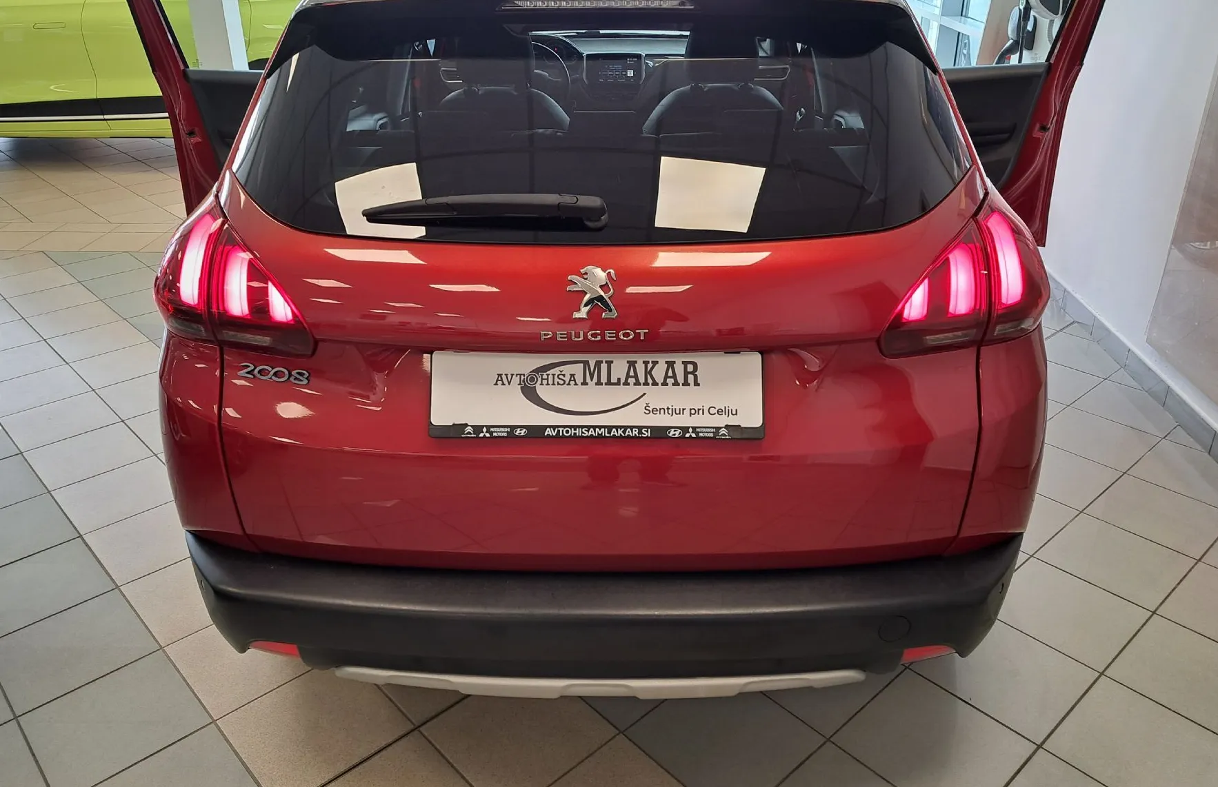 Zunanja slika - Peugeot 2008 - 1.5 BlueHDi 100 Stop Start ALLURE-SLO-LED-ODLIČEN- - 6
