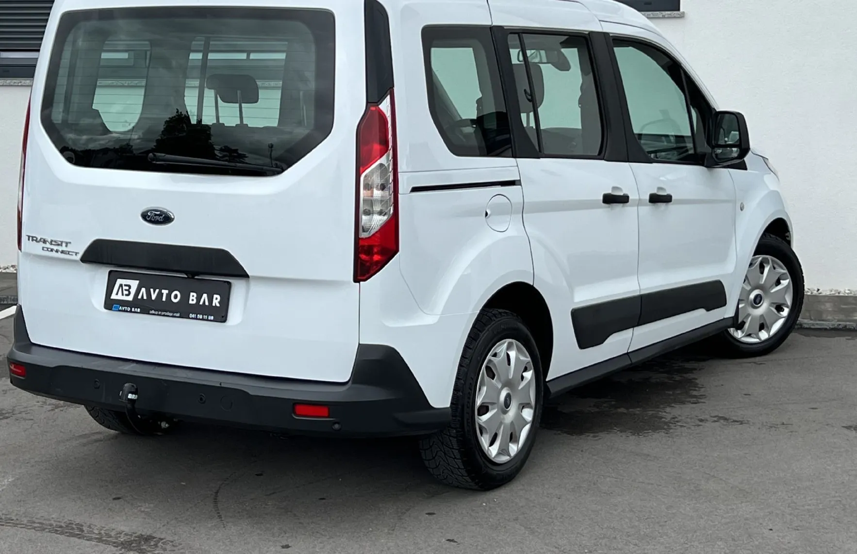Zunanja slika - Ford Tourneo Connect - 1.5 TDCi+R.KAMERA+PDC+KLJUKA+NOSILCI - 6