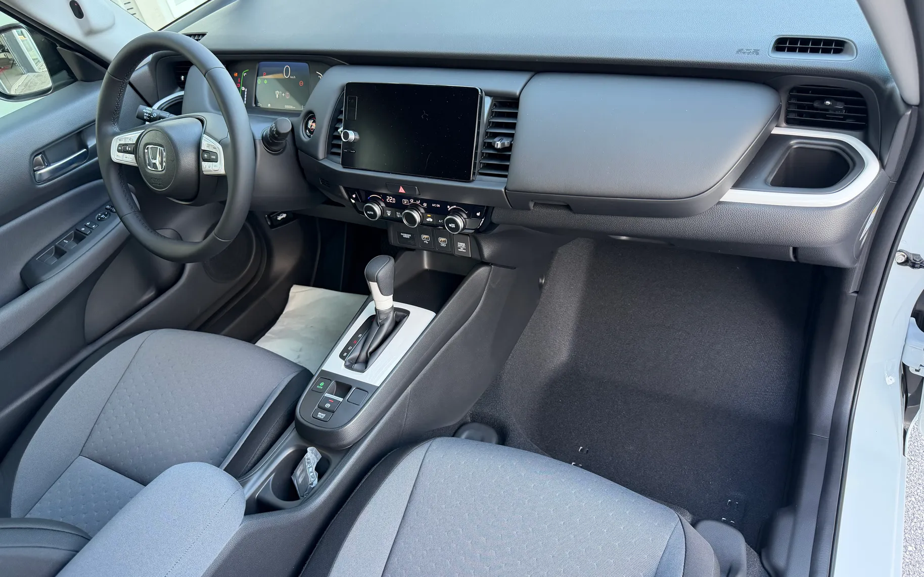 Zunanja slika - Honda Jazz - HIBRID-1.5-ELEGANCE-e-CVT-LED-NAVI-AKCIJA 4500€ - 9