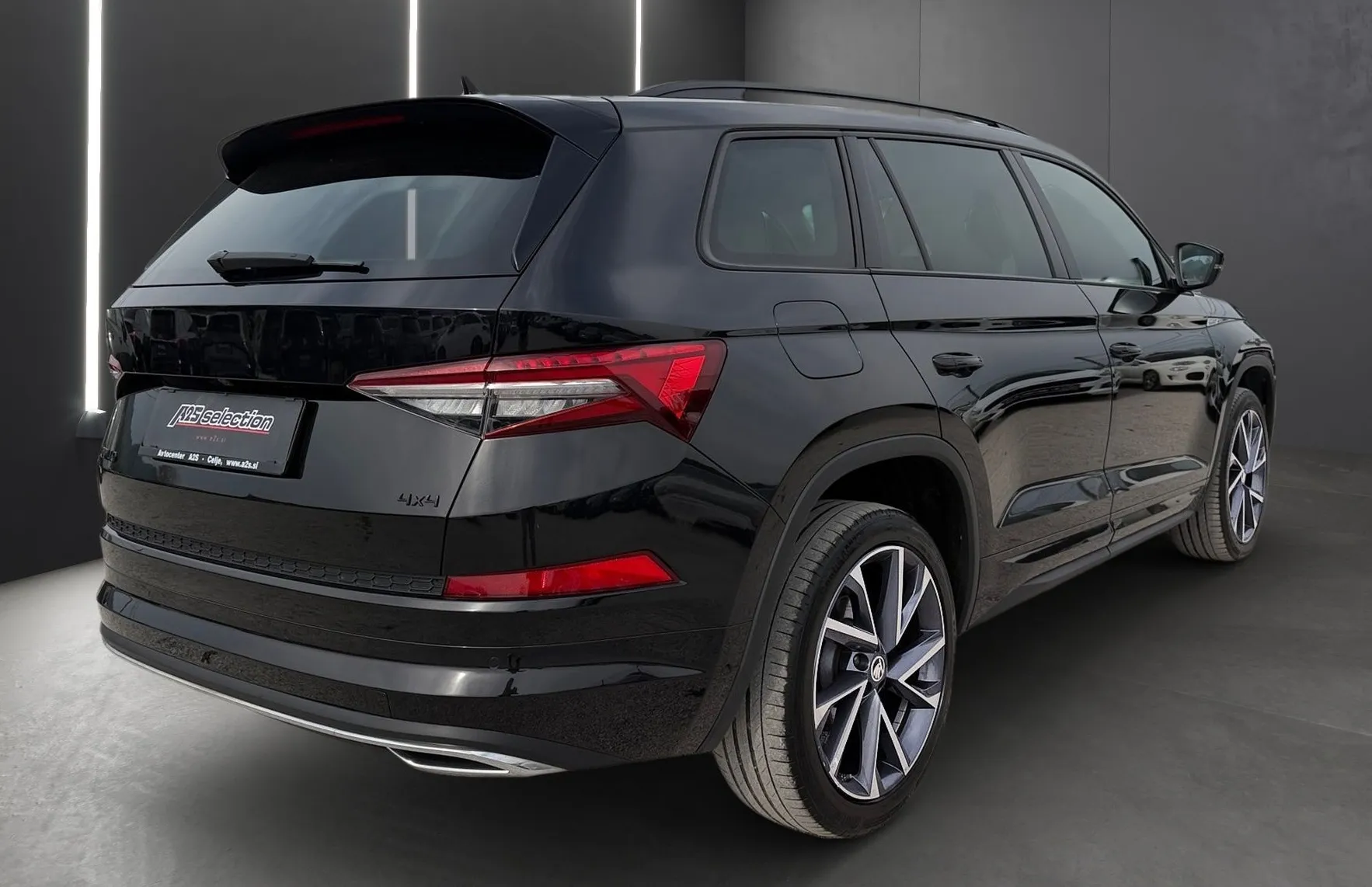Zunanja slika - Škoda Kodiaq - 4x4 2.0 TDI Sportline DSG-20 COL Webasto-Memory... - 3