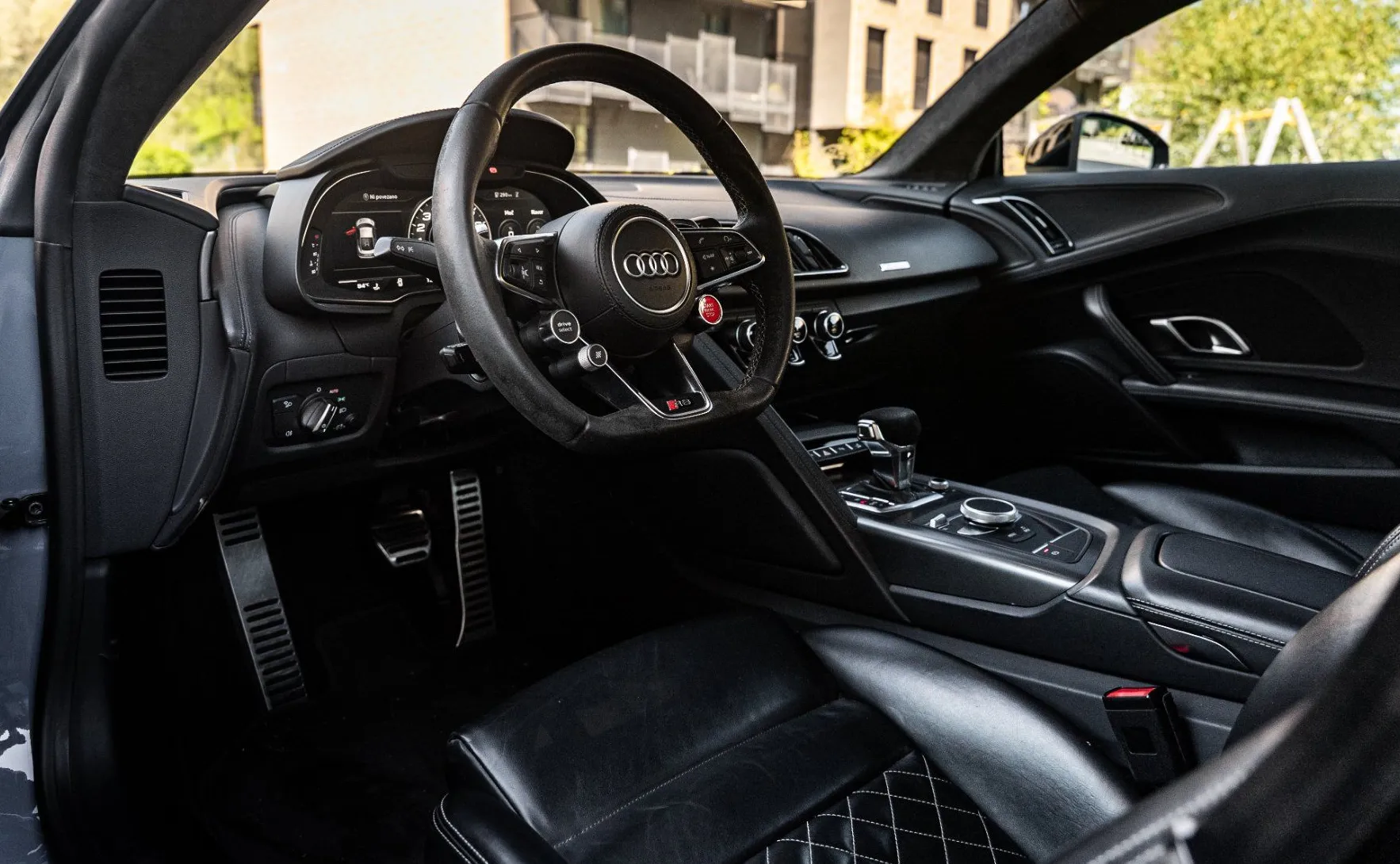 Zunanja slika - Audi R8 - Quattro - Keyless - Ogrevani sedeži - LED - 20col - 18