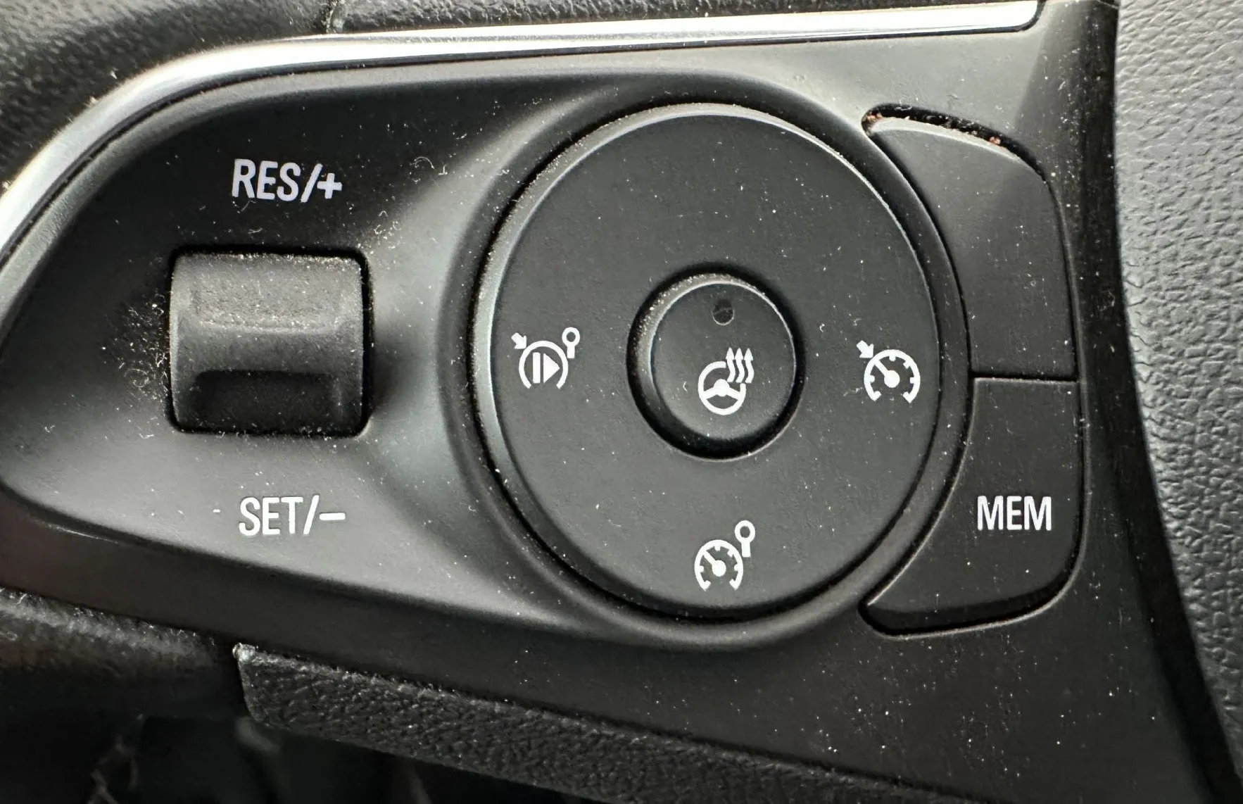 Zunanja slika - Opel Grandland X - 1.2 TURBO.96KW KAMERA.LED.KLJUKA+4ALU.SAMO 87000KM - 8