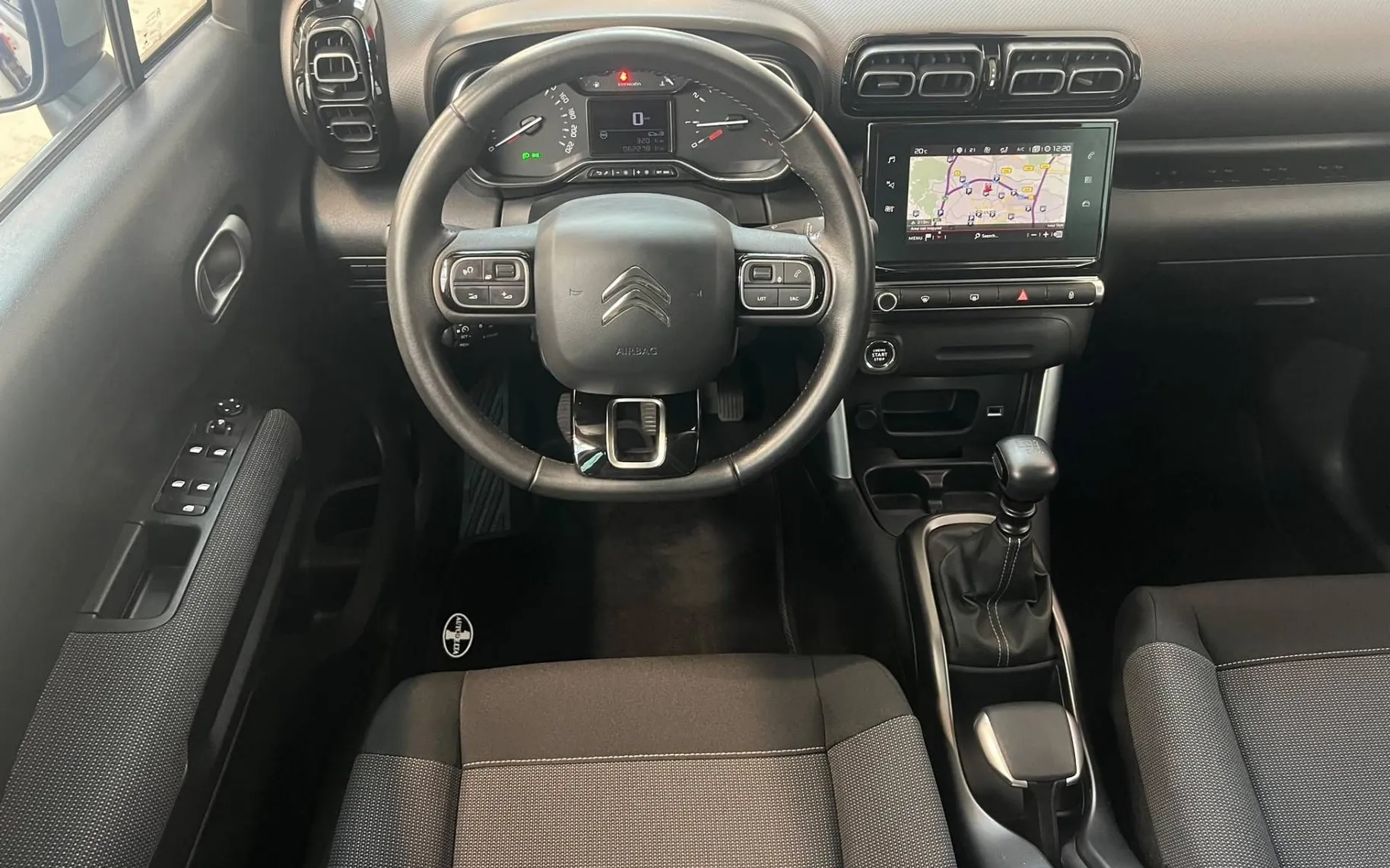 Notranja slika - Citroën C3 Aircross - 1.2 PureTech 110 S S Shine - 9