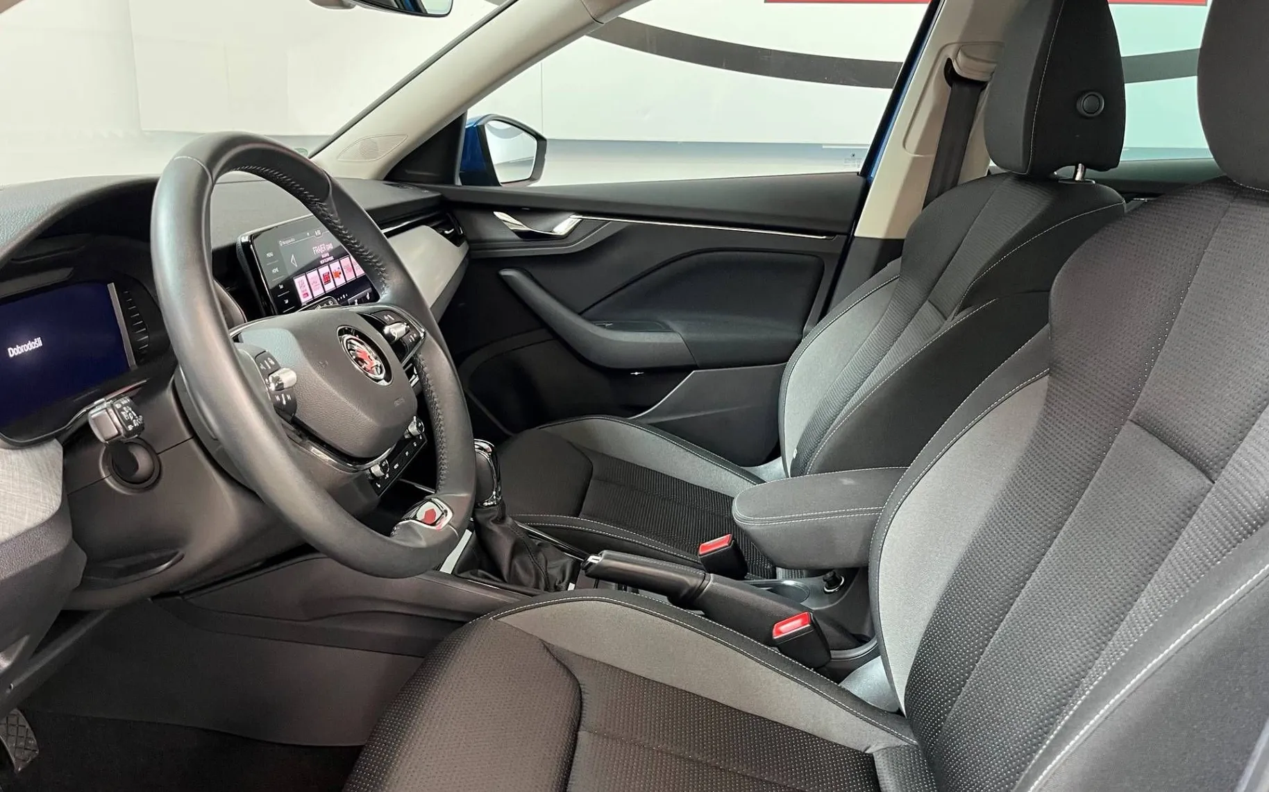 Notranja slika - Škoda Kamiq - 1.5 TSI Ambition Tour DSG - 7