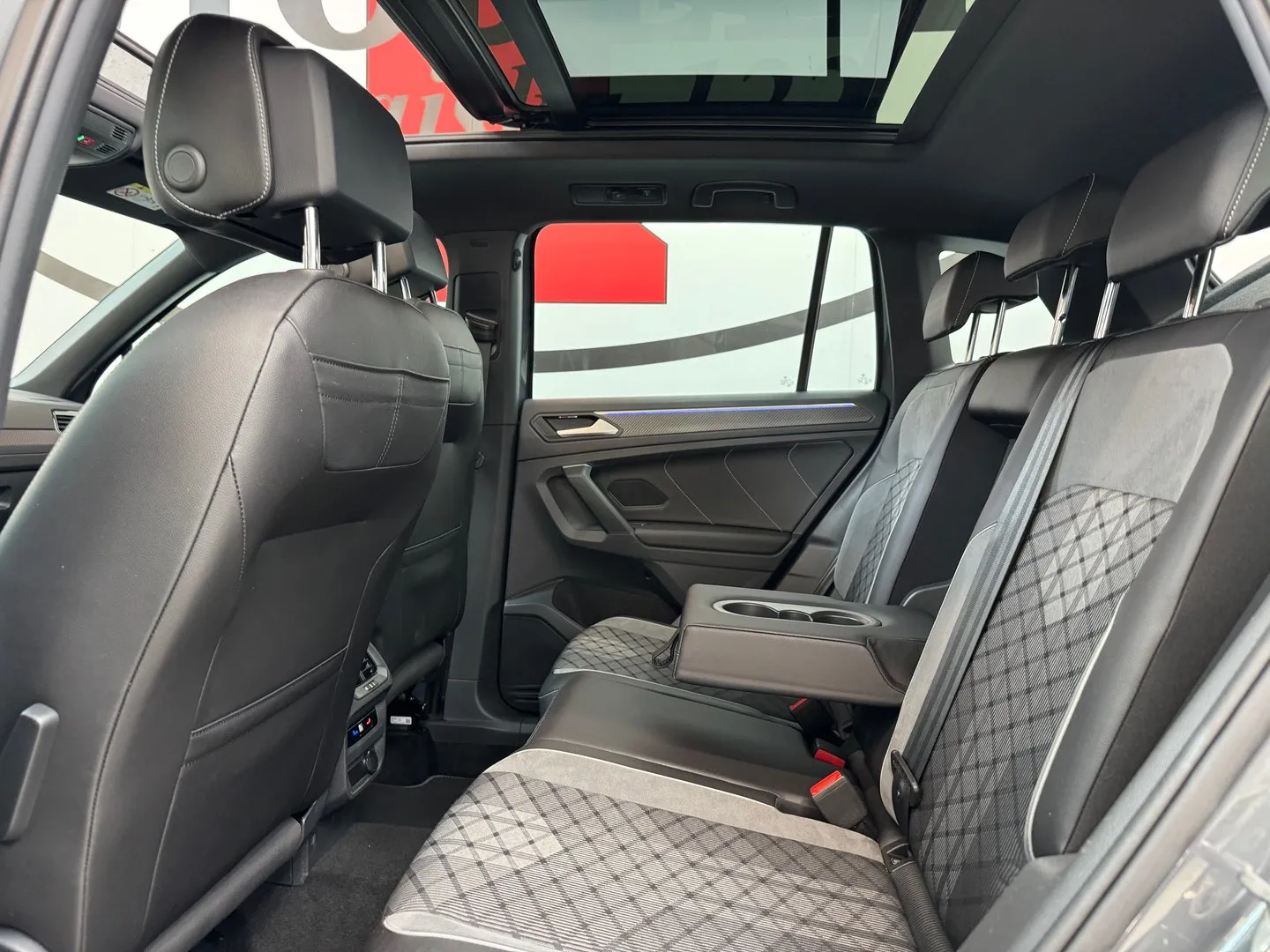Zunanja slika - Volkswagen Tiguan - R-Line 2.0 TDI 4M DSG - 6