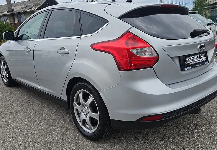 Zunanja slika - Ford Focus - 1.0 125ks °OPRAVLJEN VELIK SERVIS° °6-PRESTAV° - 7