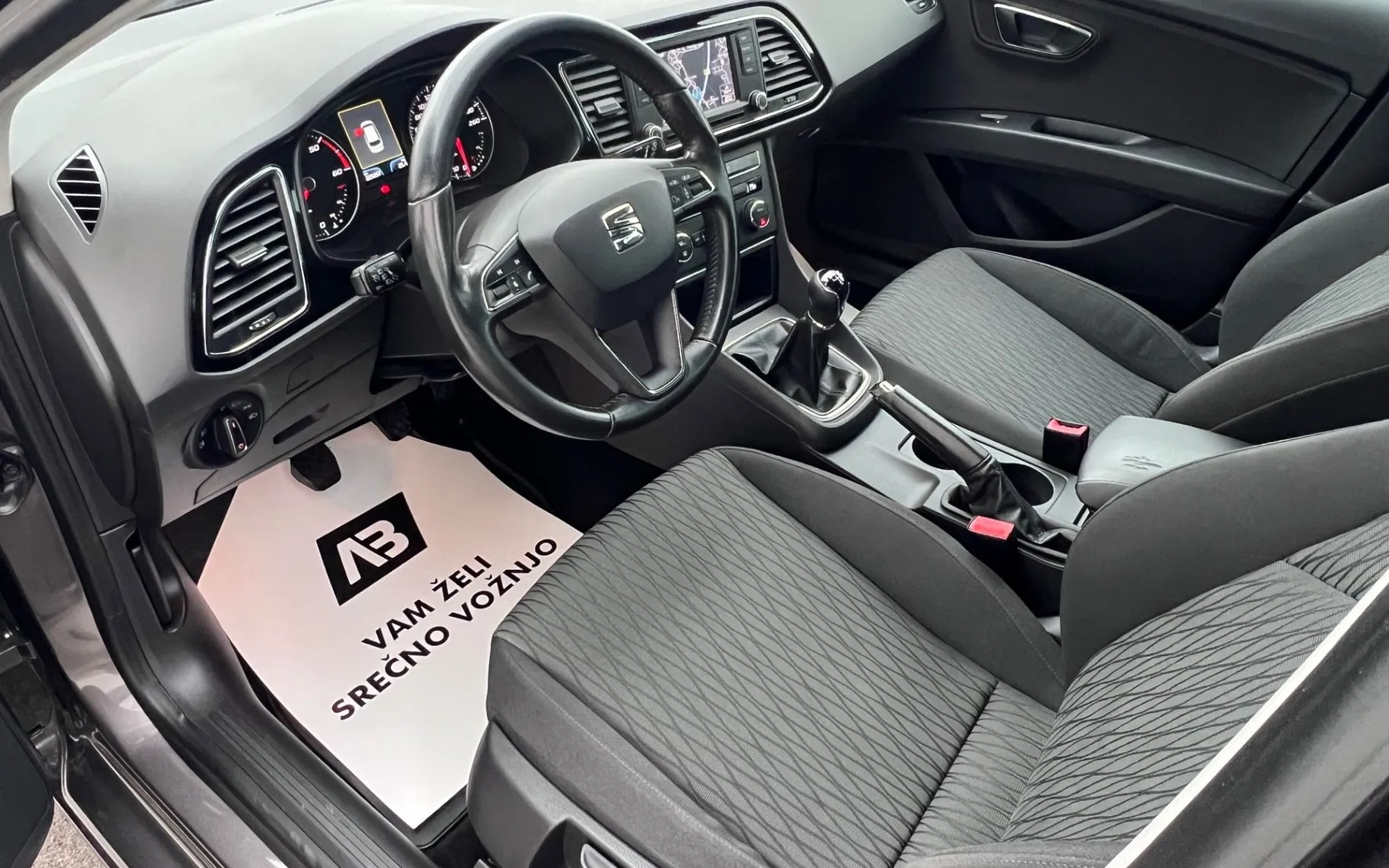 Notranja slika - Seat Leon - 1.6 TDI+SLO+ALU+NAVI+PDC+LED... - 10