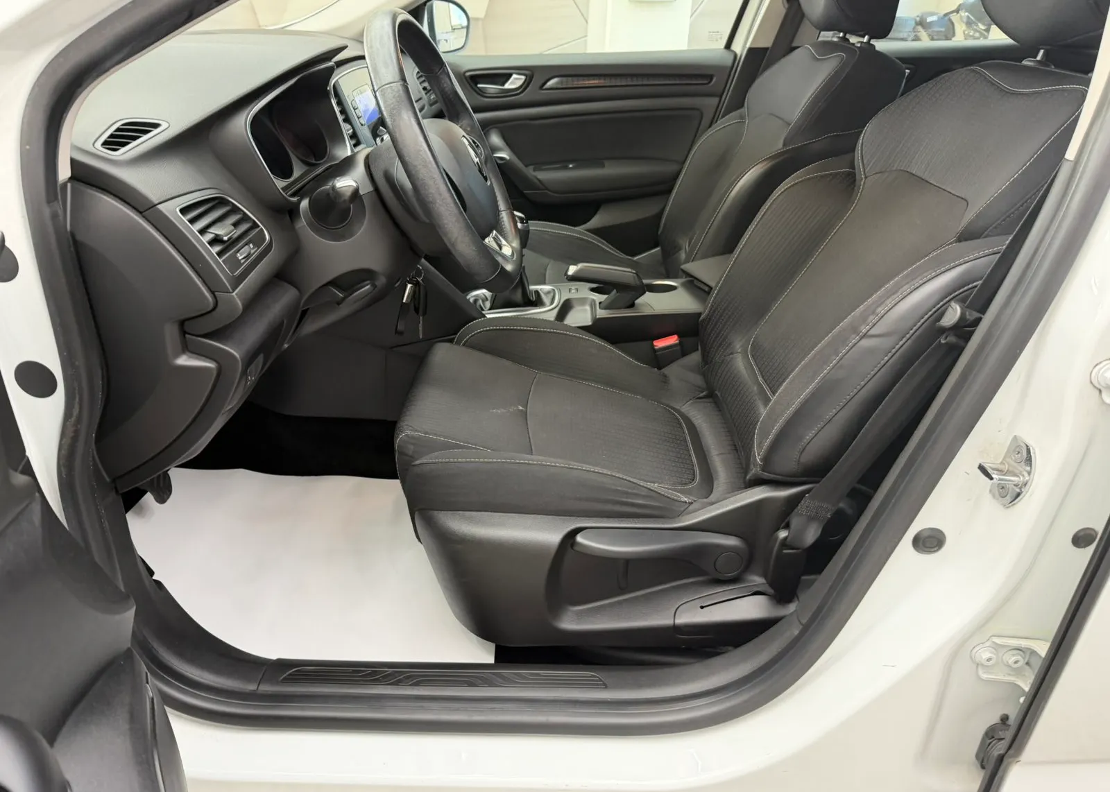 Zunanja slika - Renault Megane - Mégane 1.5 dCi 95 Expression - 5