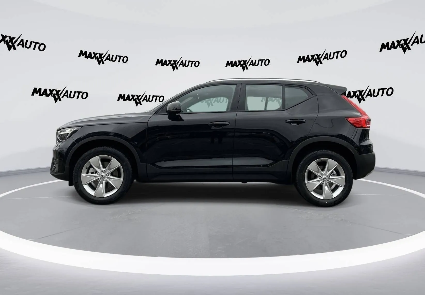 Notranja slika - Volvo XC40 - B3 P Core AT DCT 3 leta garancije + 3 servisi... - 8