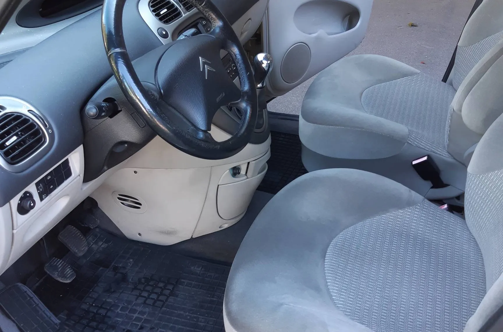 Notranja slika - Citroën Xsara - Picasso 1,6i 16V SX - 10