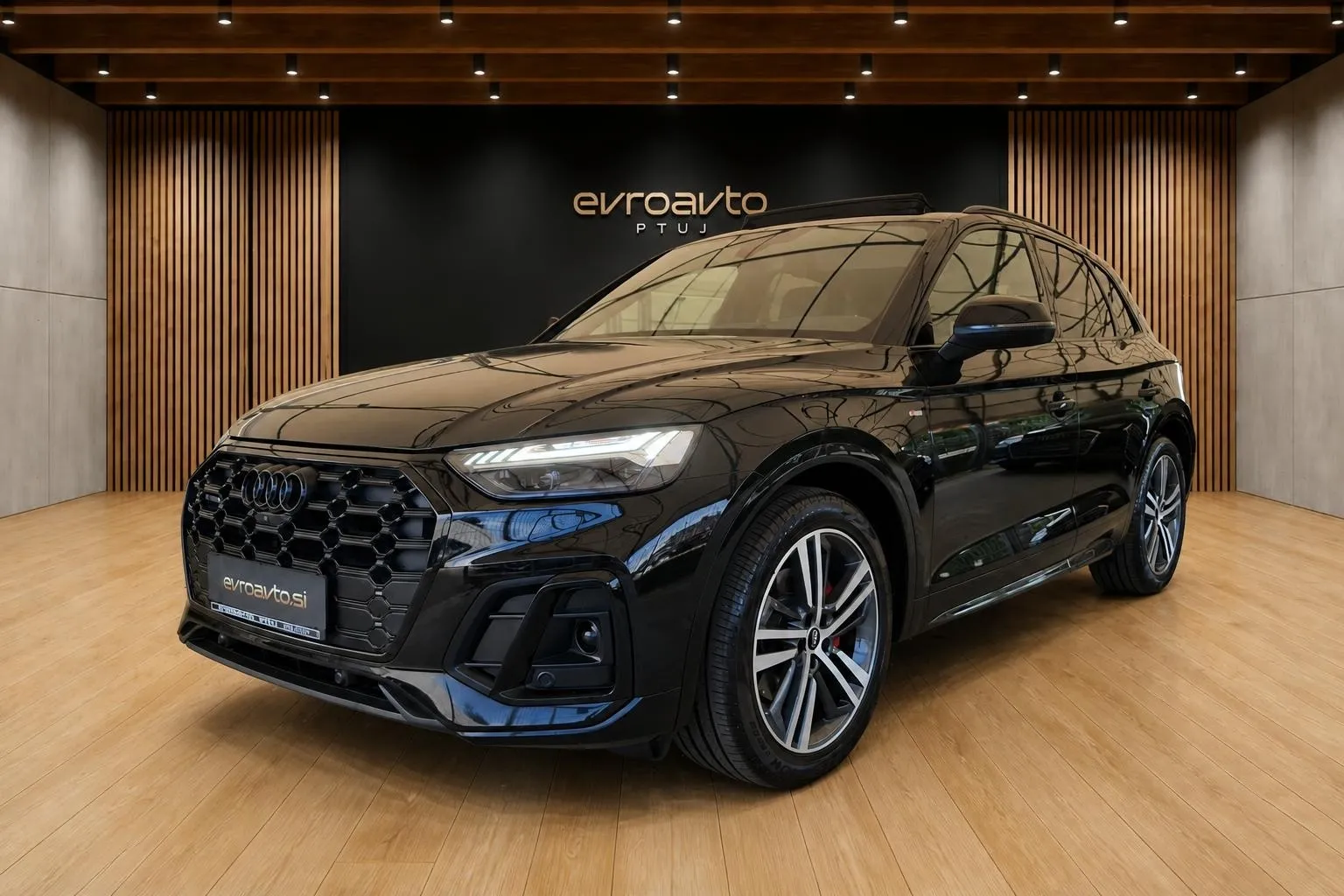 Zunanja slika - Audi Q5 - quattro 40 TDI S line•Zračno•Matrix•Pano•Webasto - 2