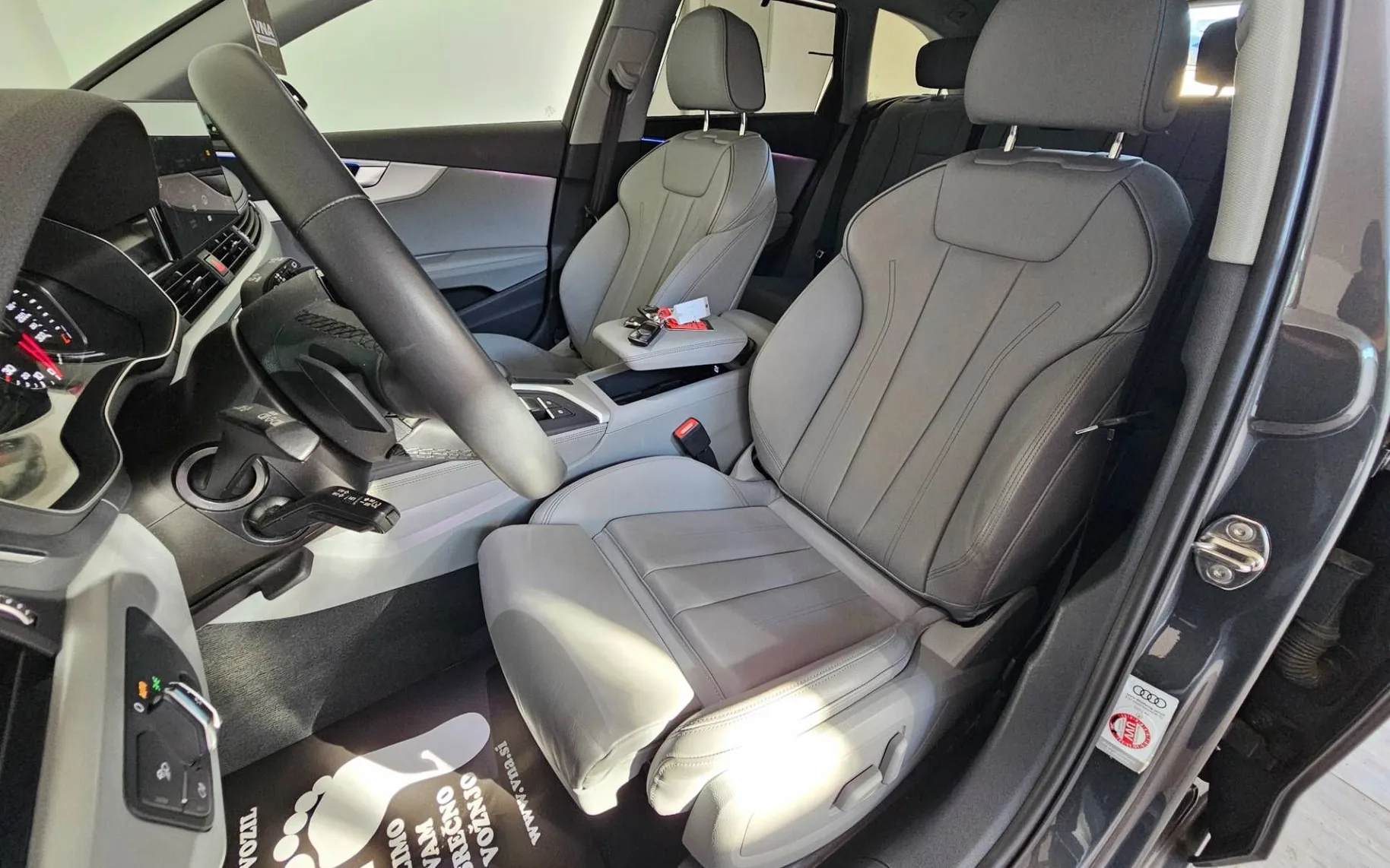 Notranja slika - Audi A4 Avant - 40 TDI S-LINE |WEBASTO|KLJUKA|KAMERA|ALU18|AMBIENT - 8