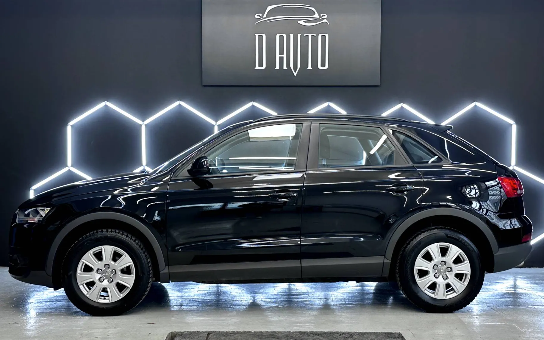Zunanja slika - Audi Q3 - 1.4 TFSI 110  150  ODLIČEN - 4