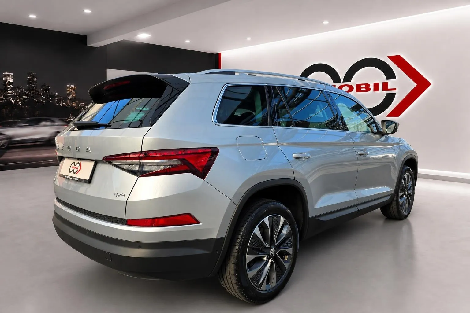 Zunanja slika - Škoda Kodiaq - 4x4 2.0 TDI Ambition Tour DSG - Matrix.virtual.ACC - 5