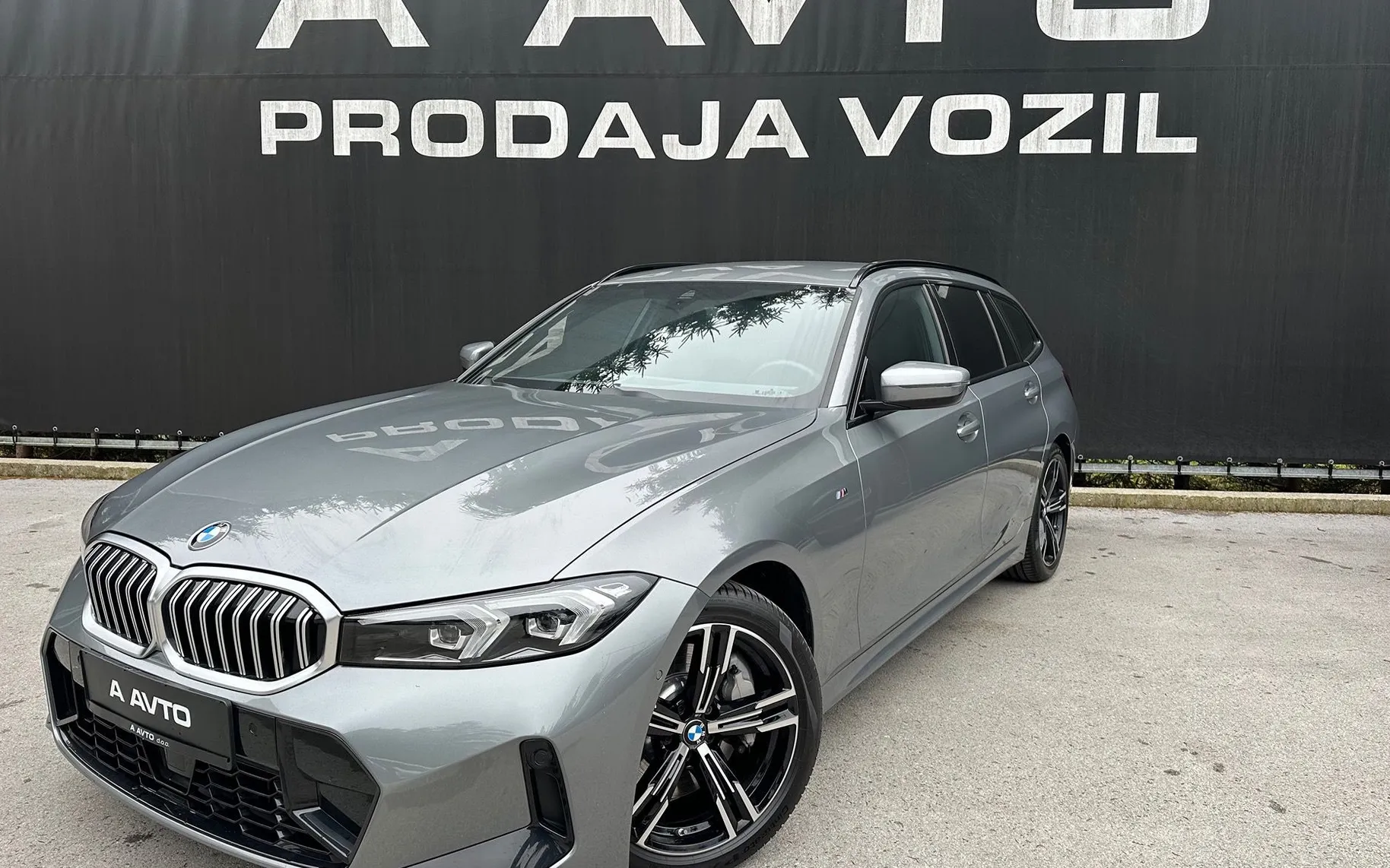 Zunanja slika - BMW Serija 3 - Touring: 330i  AT  MSPORT - 1