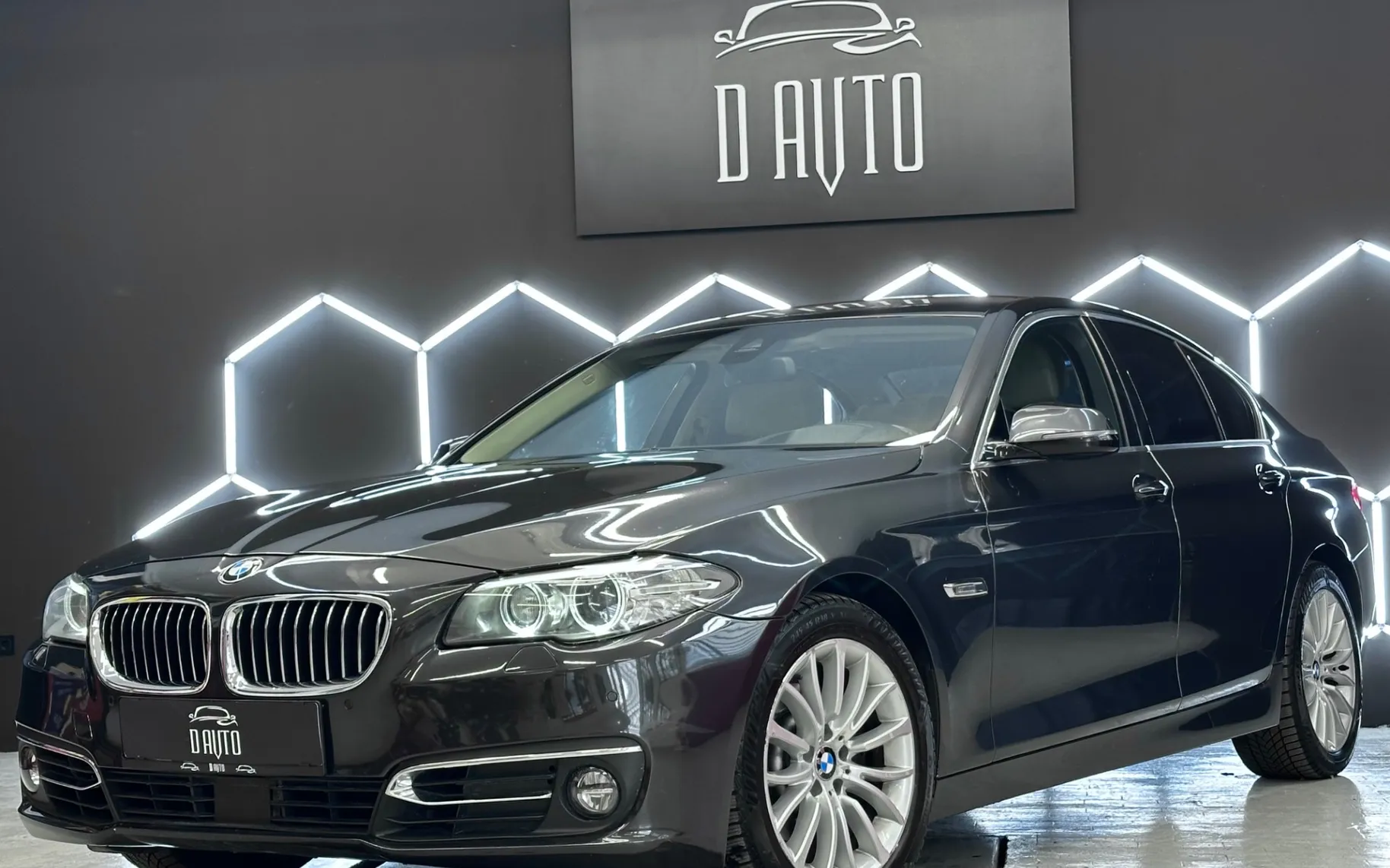 Zunanja slika - BMW serija 5: - 525d VIRTUAL+HUD+V.NAVI+MEMORY+MRTVI KOT+ACC+L.AS. - 1