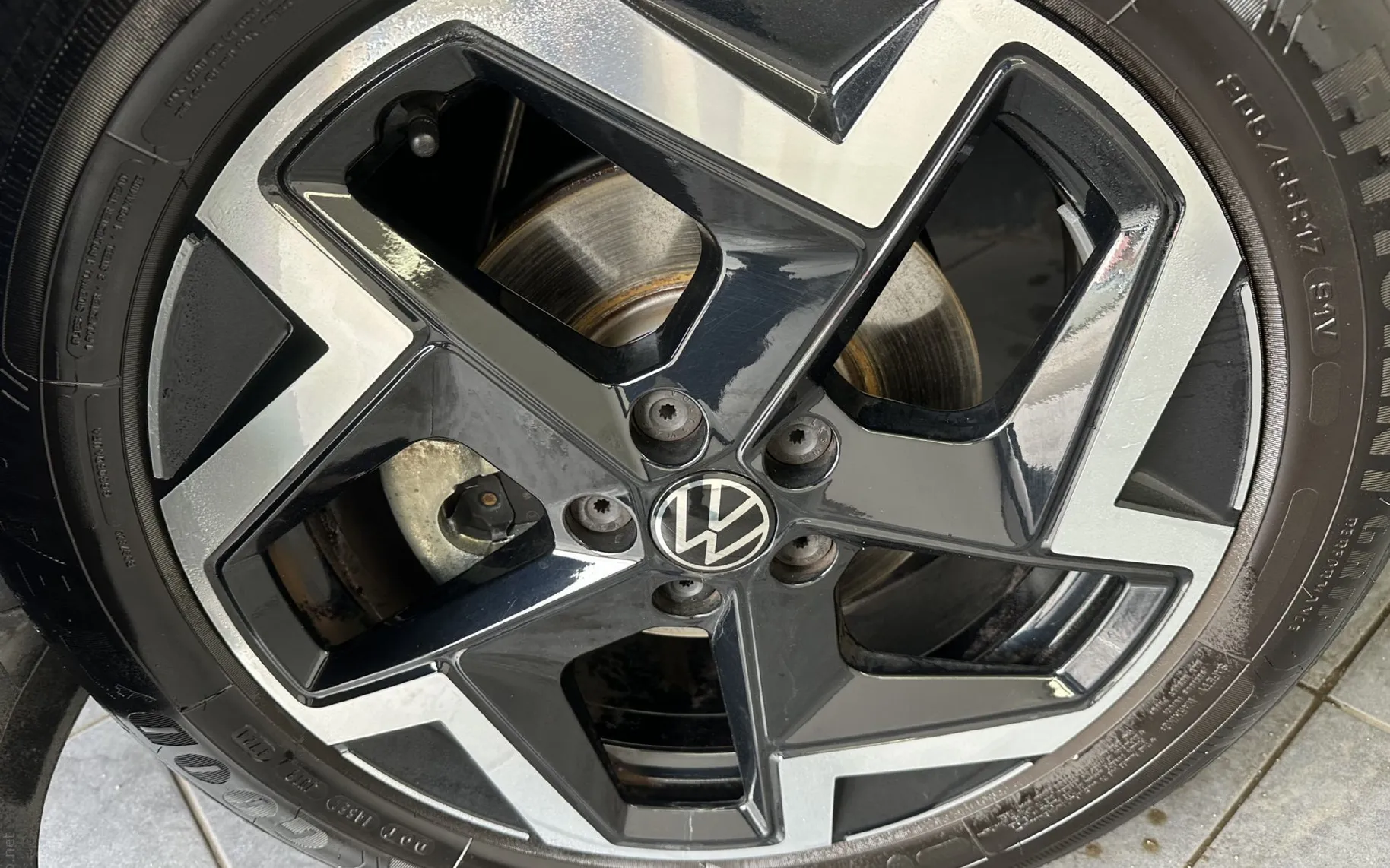 Zunanja slika - Volkswagen Taigo - 1.0 TSI R-Line 85.PANORAMA.LED.2025.SAMO 17.000 KM - 3