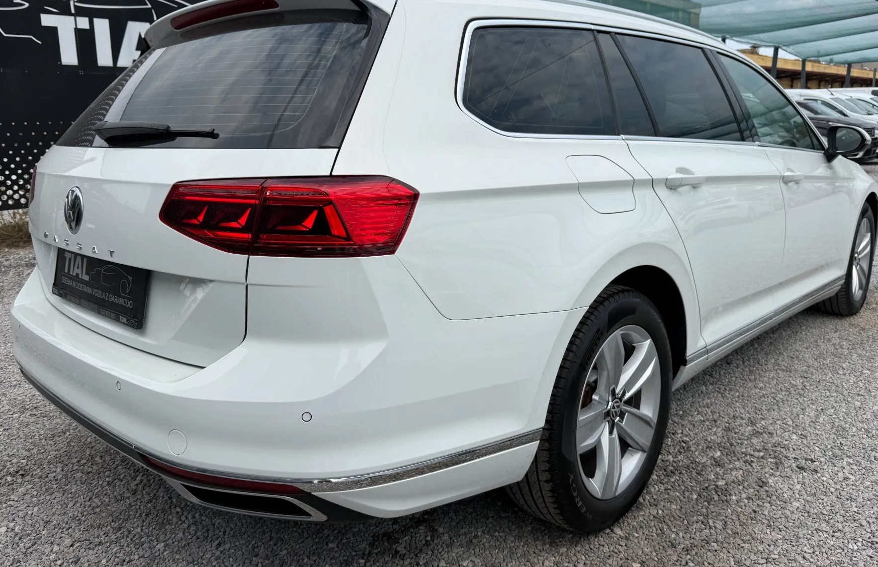 Zunanja slika - Volkswagen Passat - Variant 2.0 TDI DSG-SLO-HIGHLINE-ACC-FULLLED-OPR VELIK SER - 7